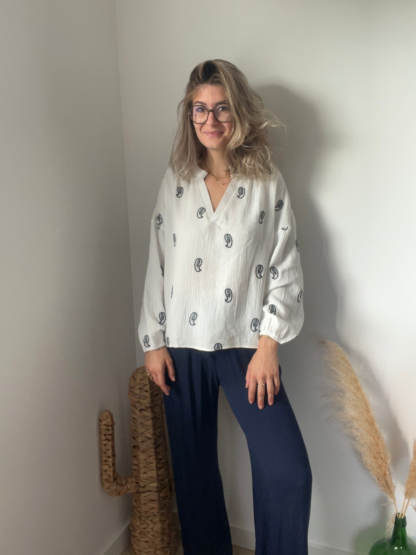 Look hyper tendance avec la blouse Clara à motifs