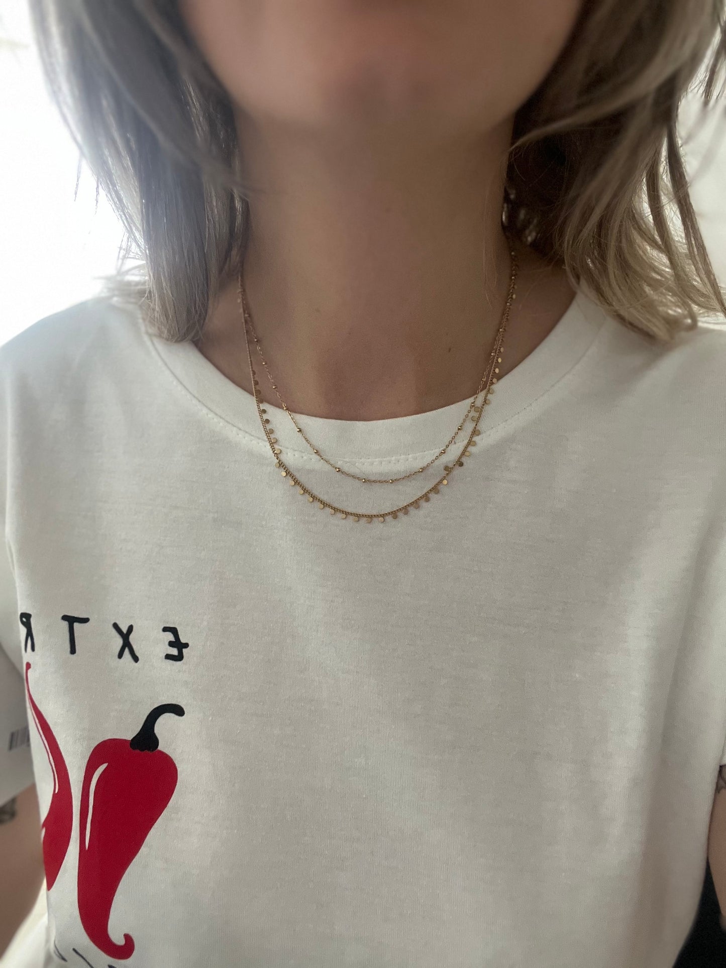 Collier à deux rangs, pastilles en acier inoxydable couleur. Or résiste à l’eau.