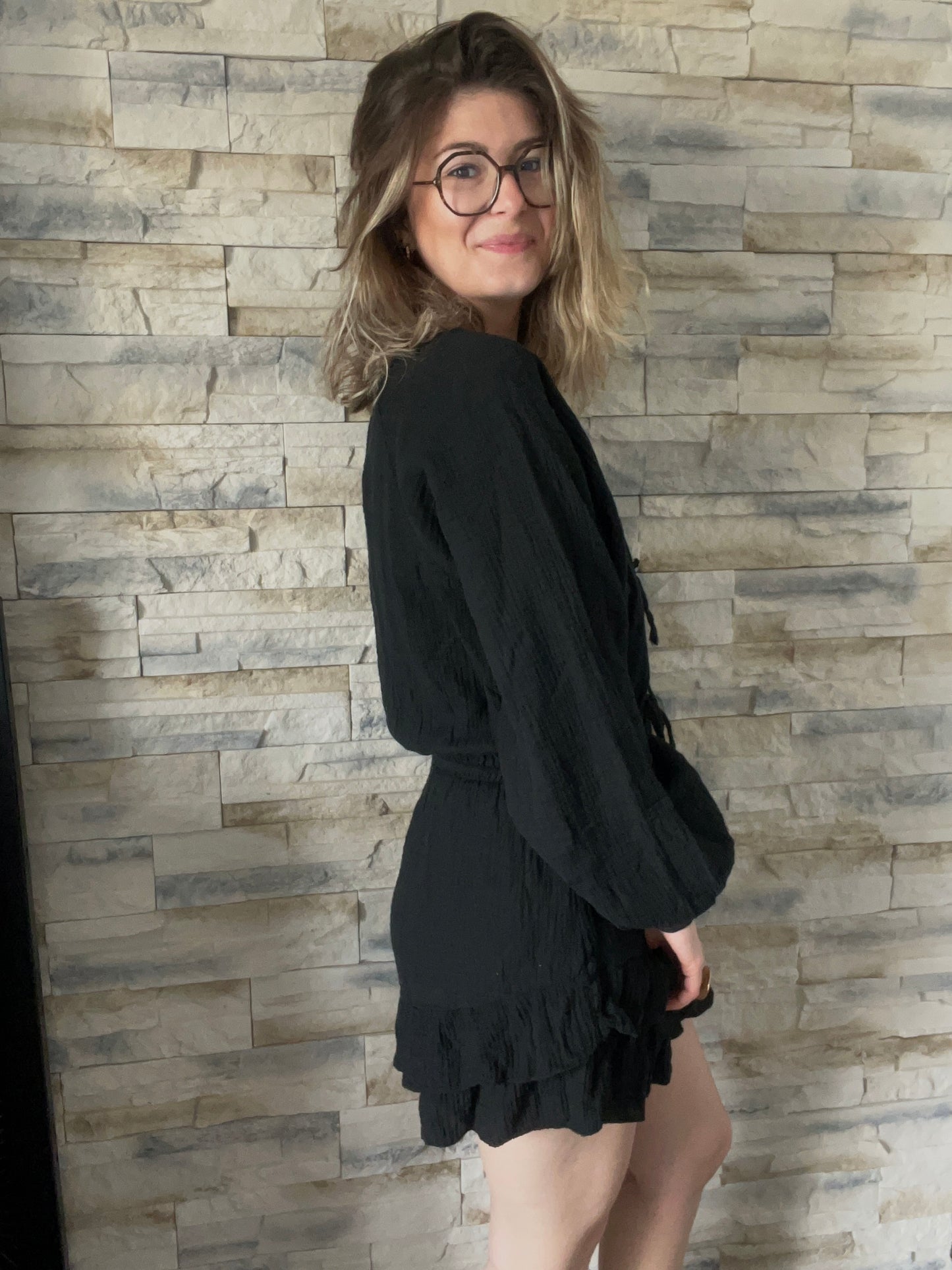 Très agréable à porter parfait pour le printemps, mais l’été et même pour des occasions en gaz de coton de couleur noire