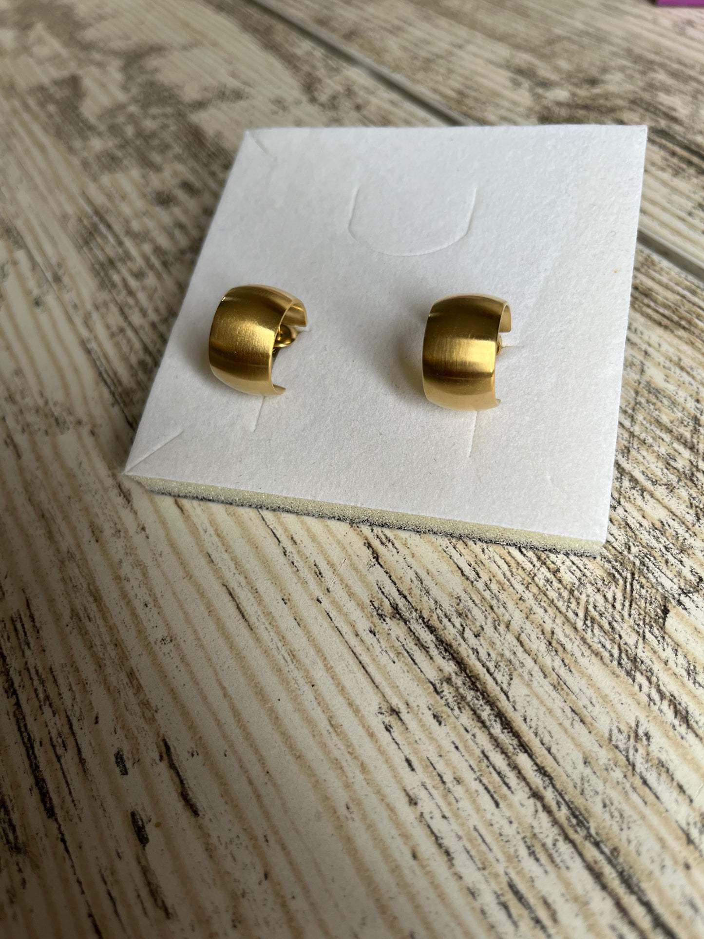 Boucles d'oreilles type créoles en acier inoxydable composées 17 x 17 mm