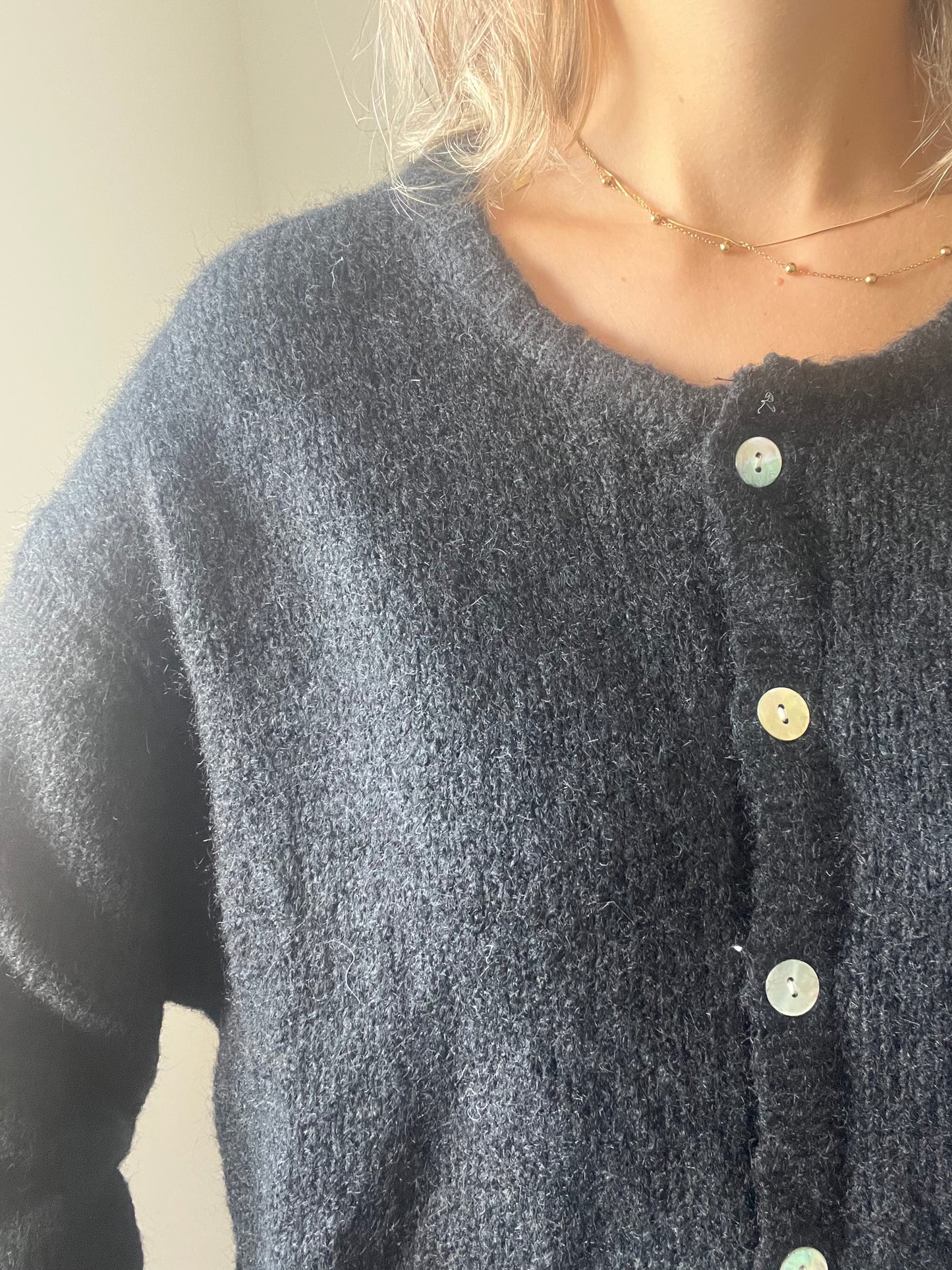 pull pour femme et adolescents très doux composer Élasthanne (2%), Laine (10%), Polyamide (20%), Polyester recyclé (68%)