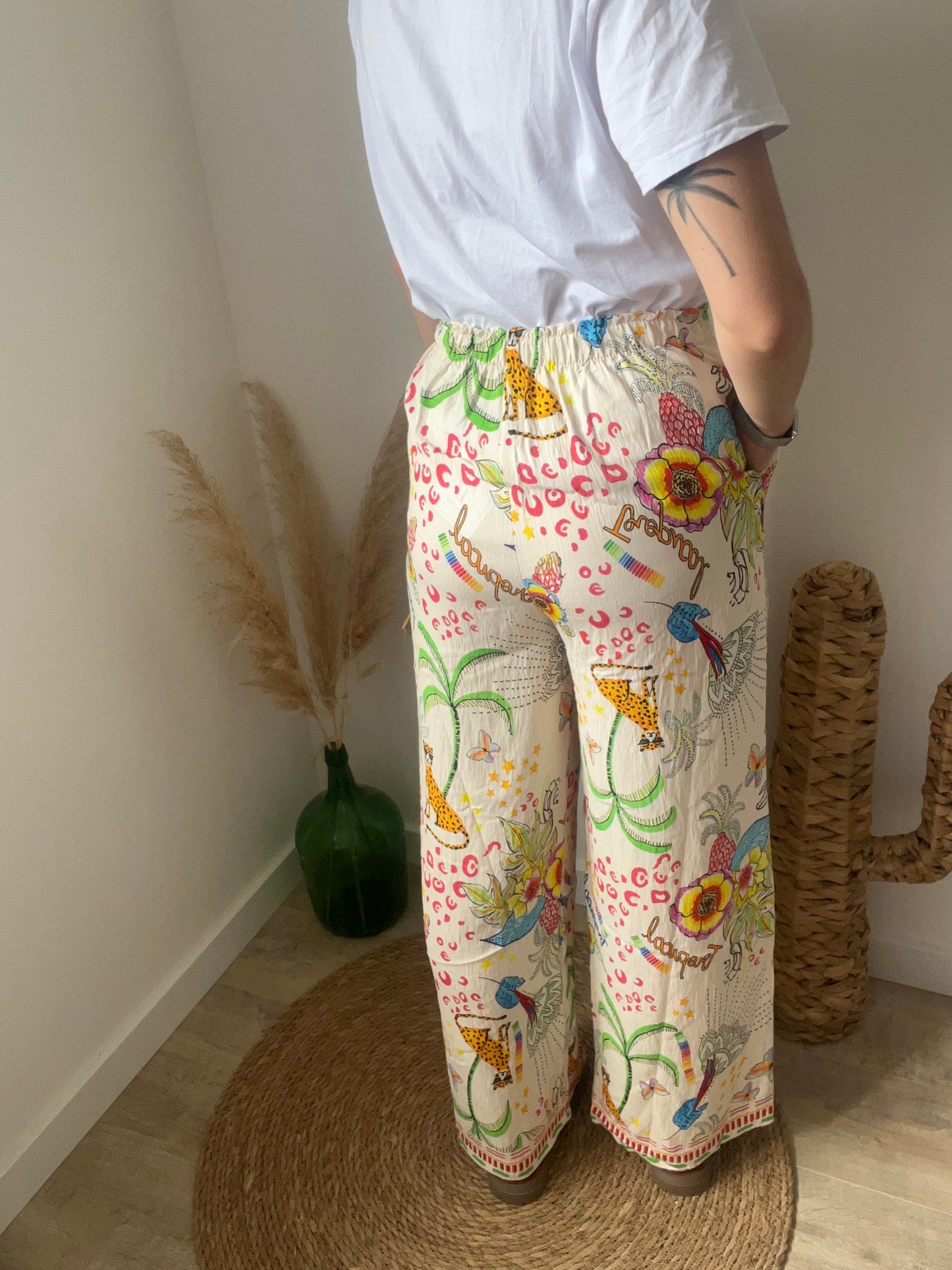 pantalon très agréable a porter fluide et léger pour un look d’été très estival