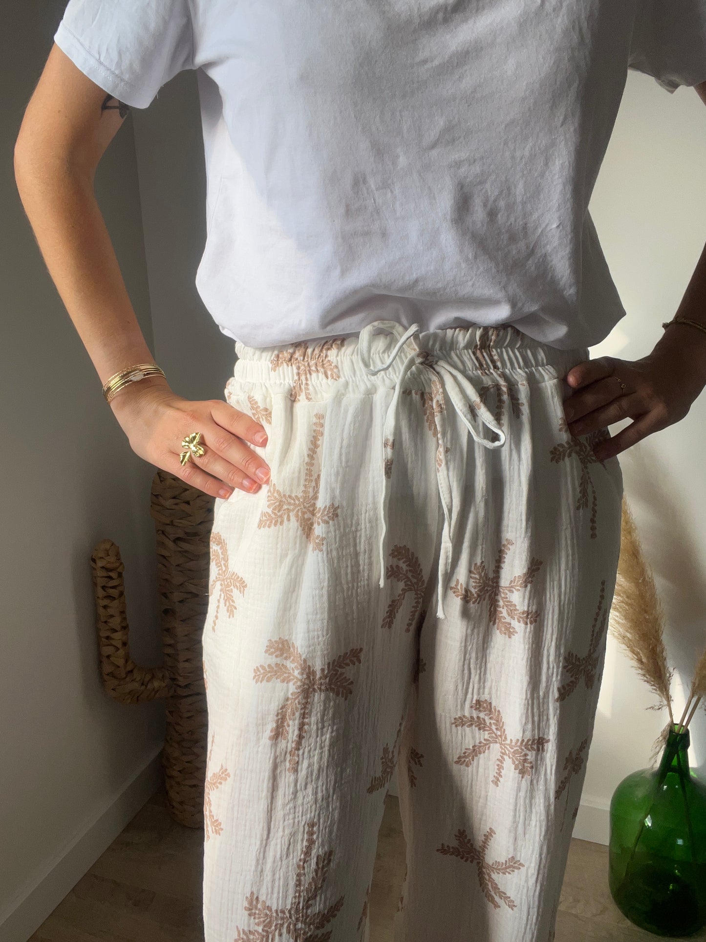 Pantalon, fluide et droit avec élastique à la taille