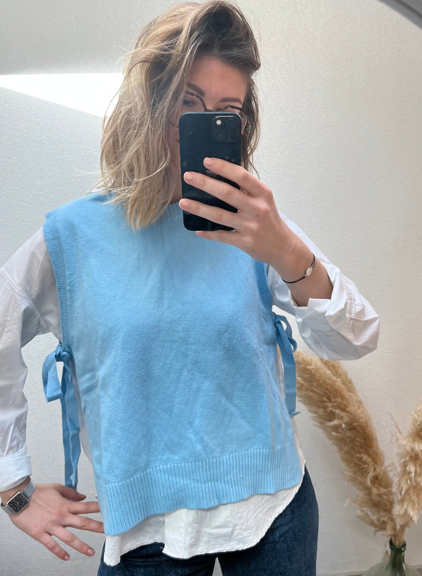 pull léger et doux de couleur bleu ciel