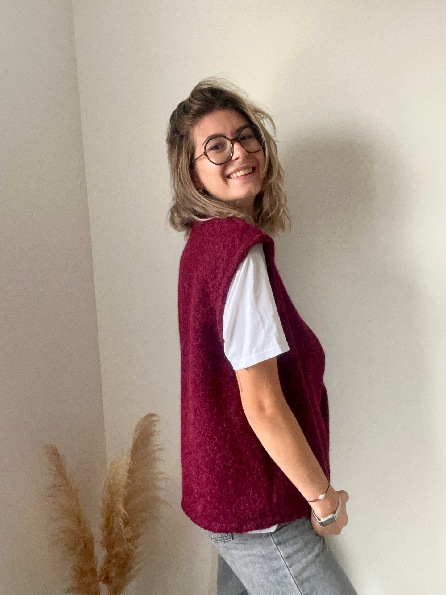 Veste de couleur bordeau pour femmes à mettre sur un pull une chemise ou un T-shirt
