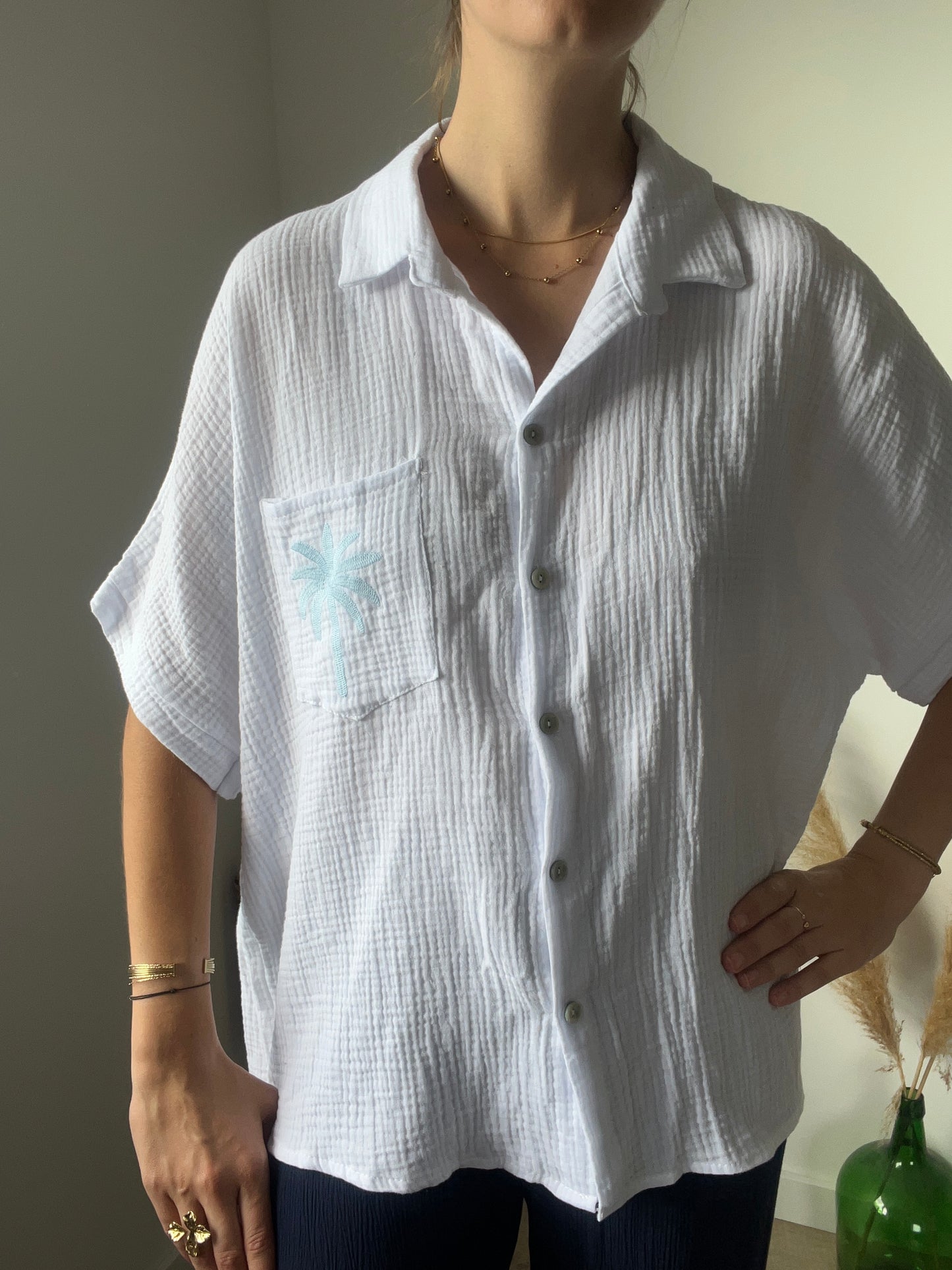 Effet over size, taille unique, correspond à du 34 au 42
