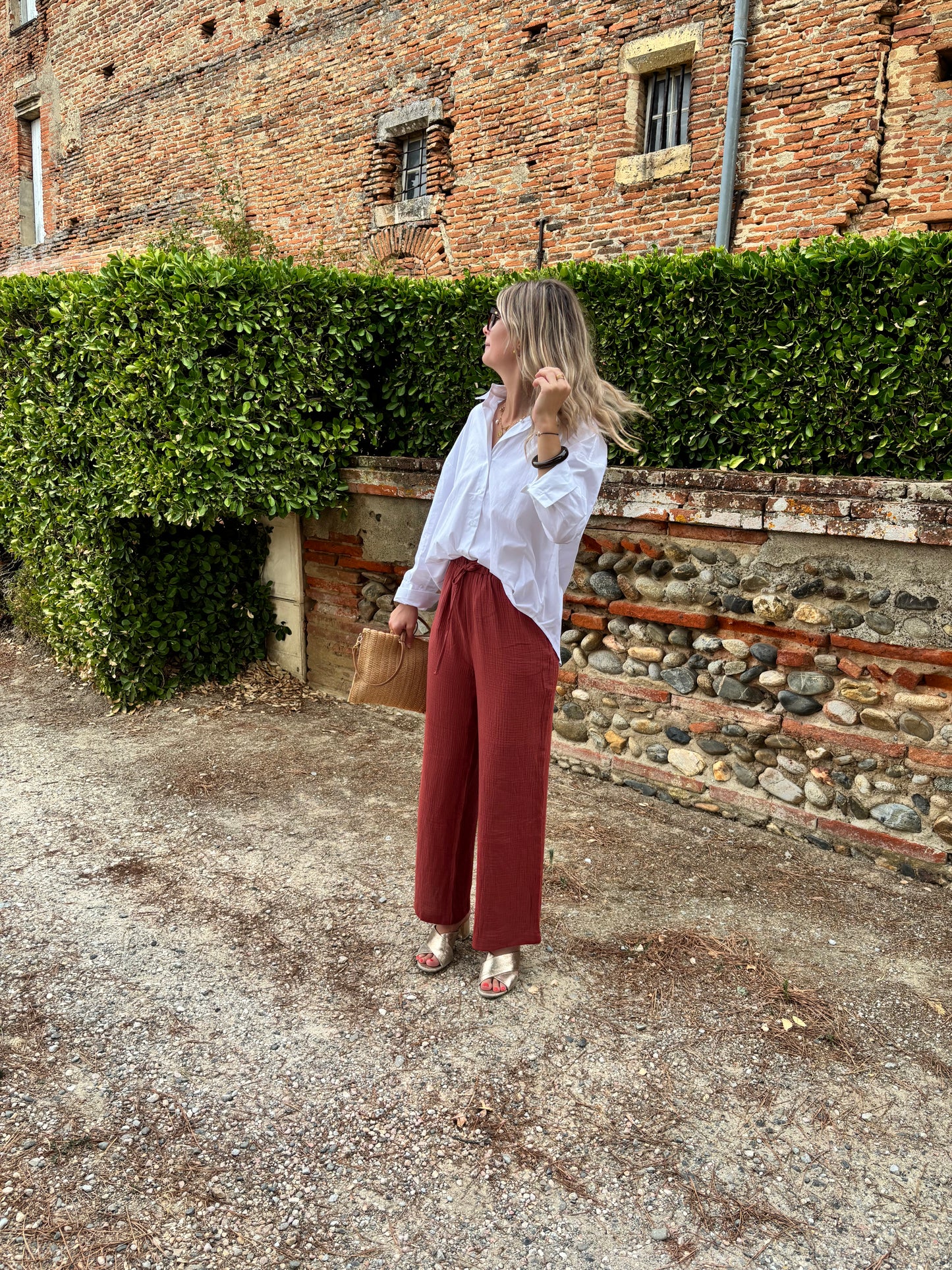 pantalon fluide droit femme en taille unique avec ceinture a la taille hyper class et tendance