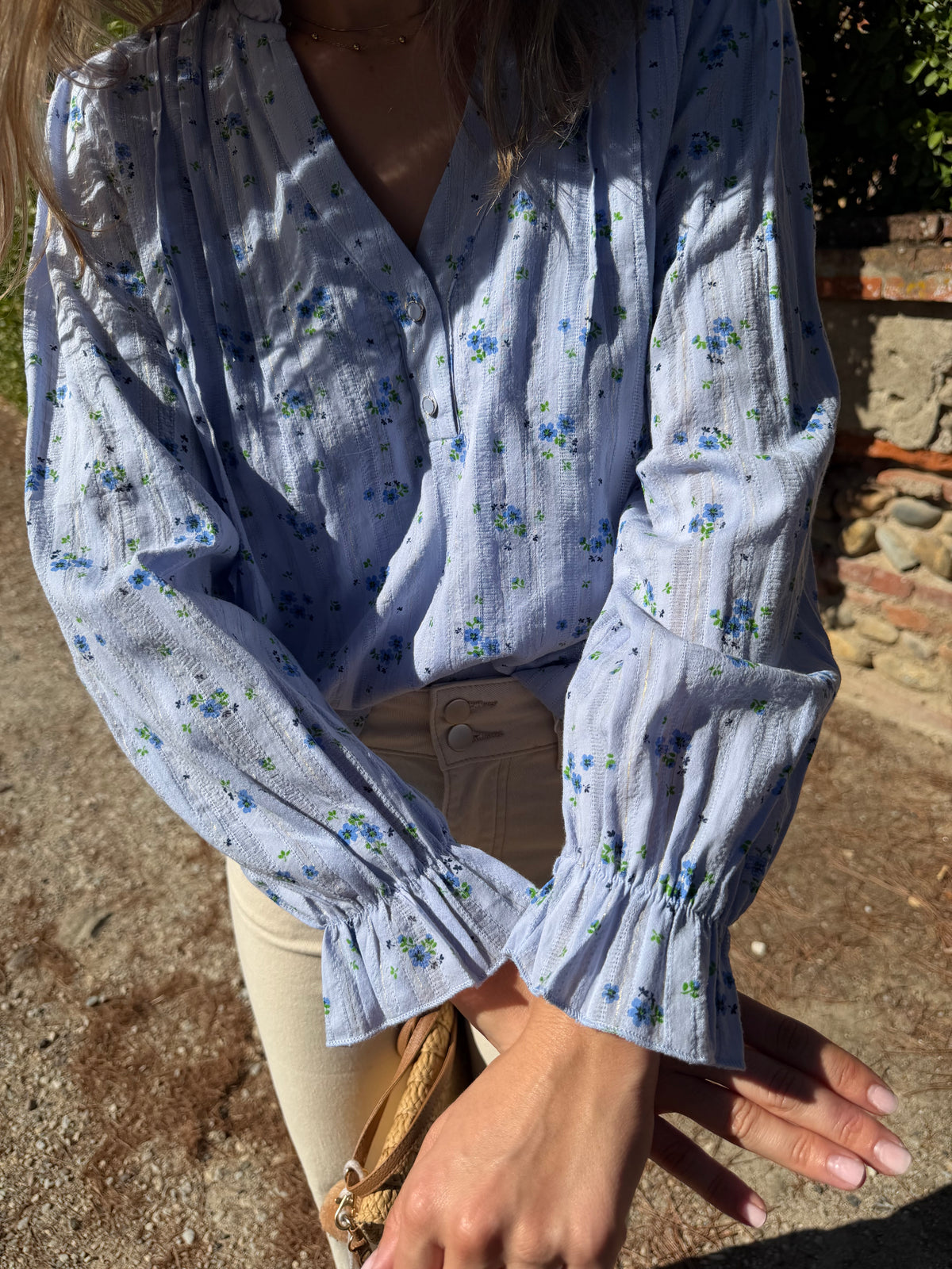 Blouse pour femme de couleur bleu à motifs floral hyper agréable à porter légère et facile 