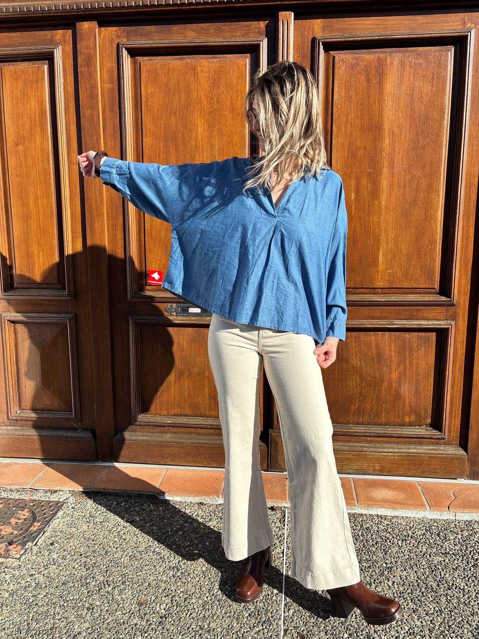 Blouse pour femme col V manches bouffante chauffe souris ample très classe et tendance 
