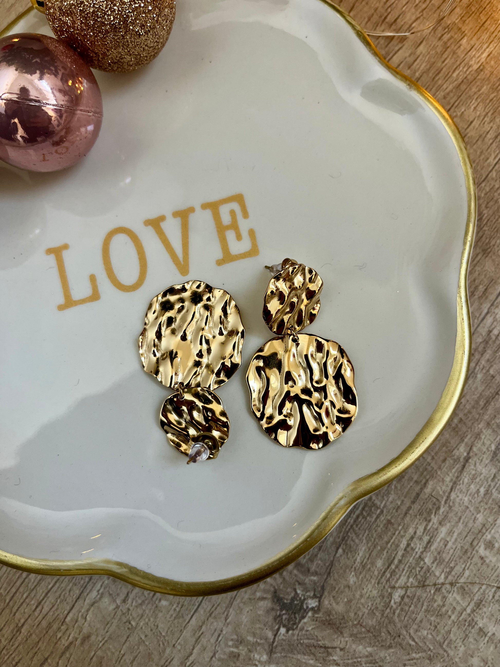 Idéal pour sublimée vos tenues de fêtes ou même vos tenues quotidiennes 