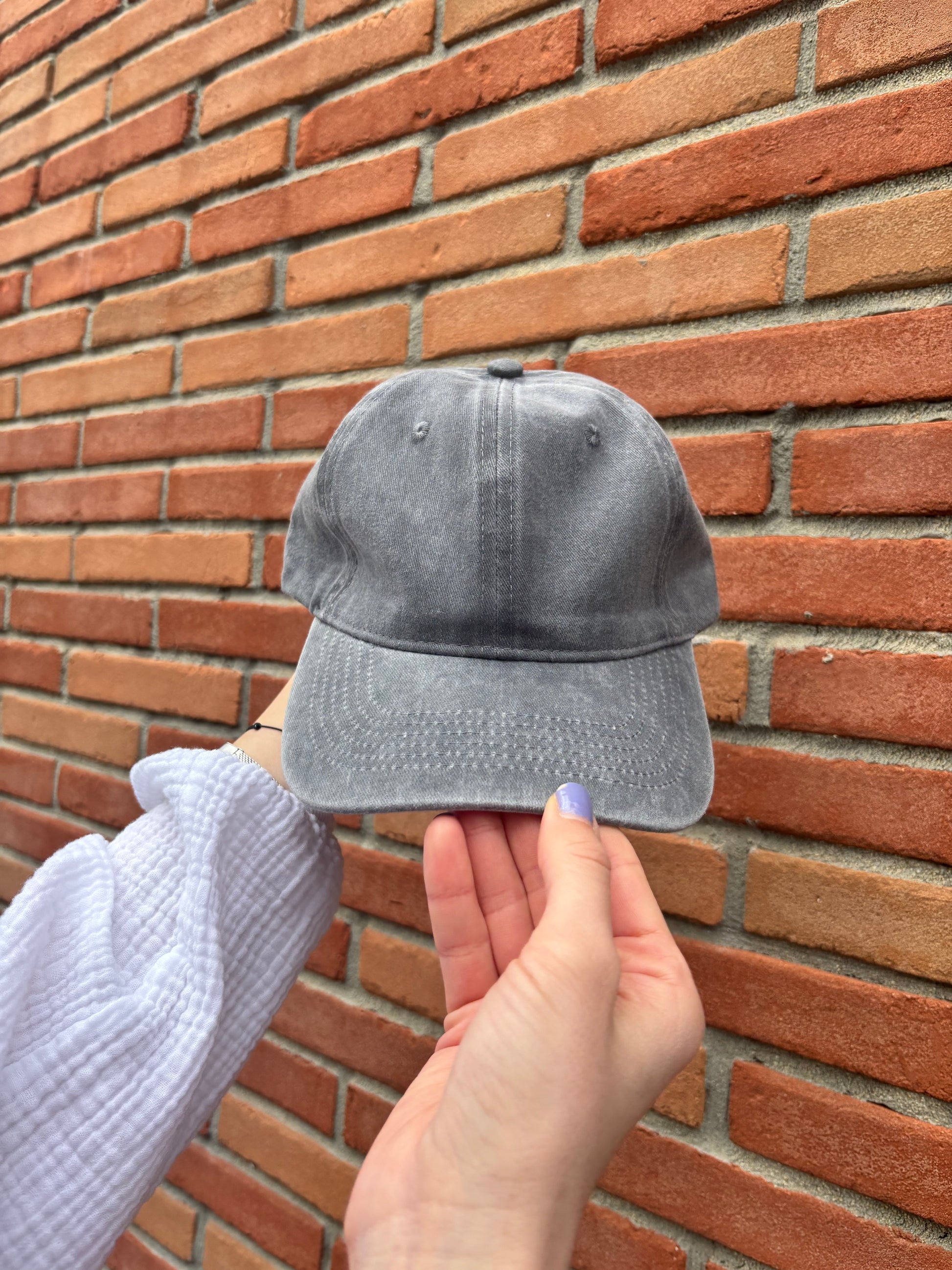 Casquette grise pour femme look décontracté en coton réglable