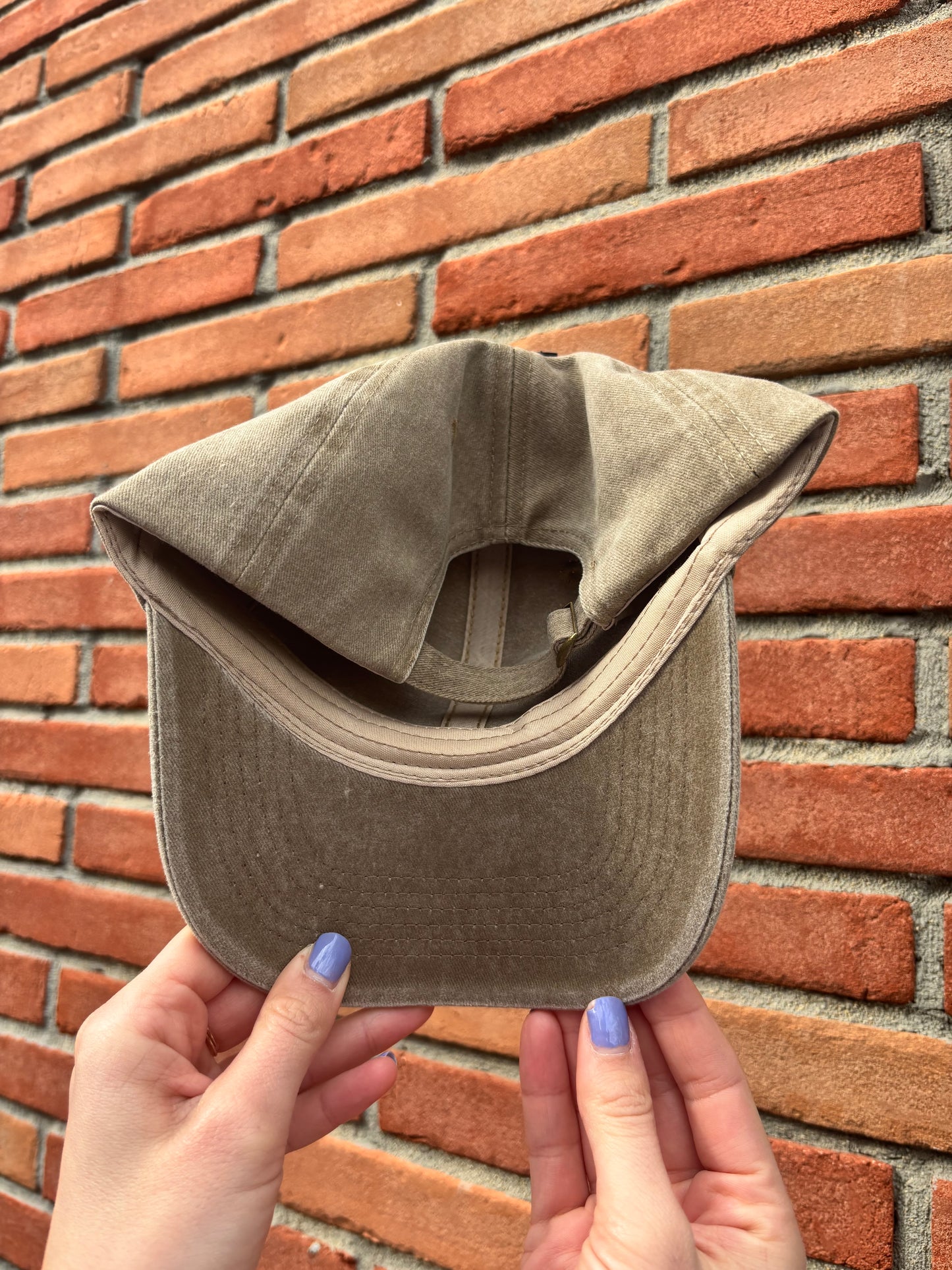 Casquette femme coton taupe accessoire mode ajustable et tendance