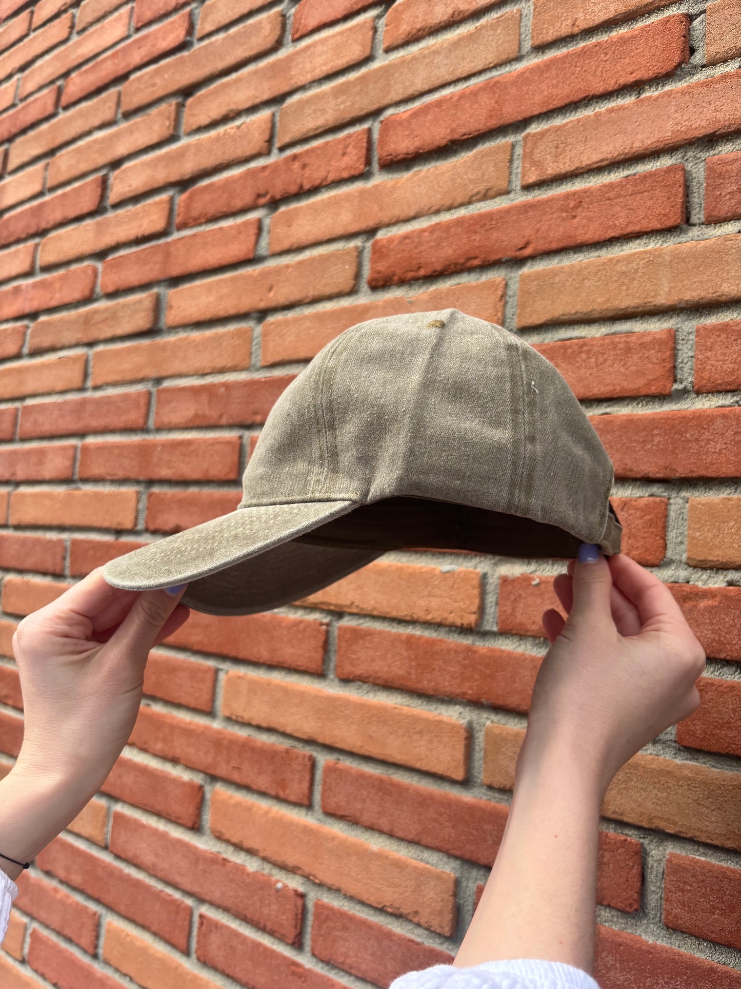 Casquette kaki pour femme en coton respirant, accessoire mode tendance avec fermeture réglable