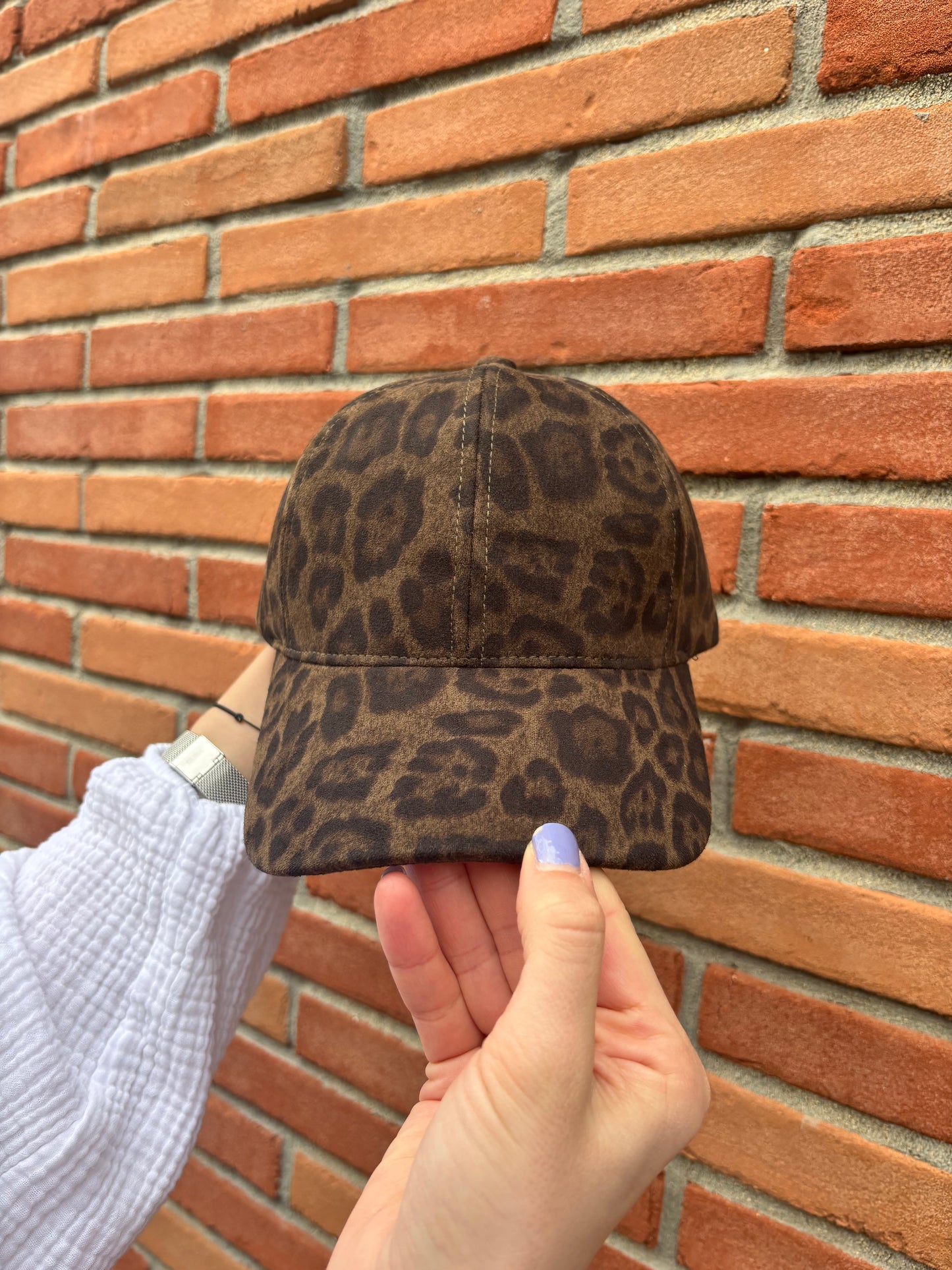 Casquette femme motif léopard style chic et décontracté