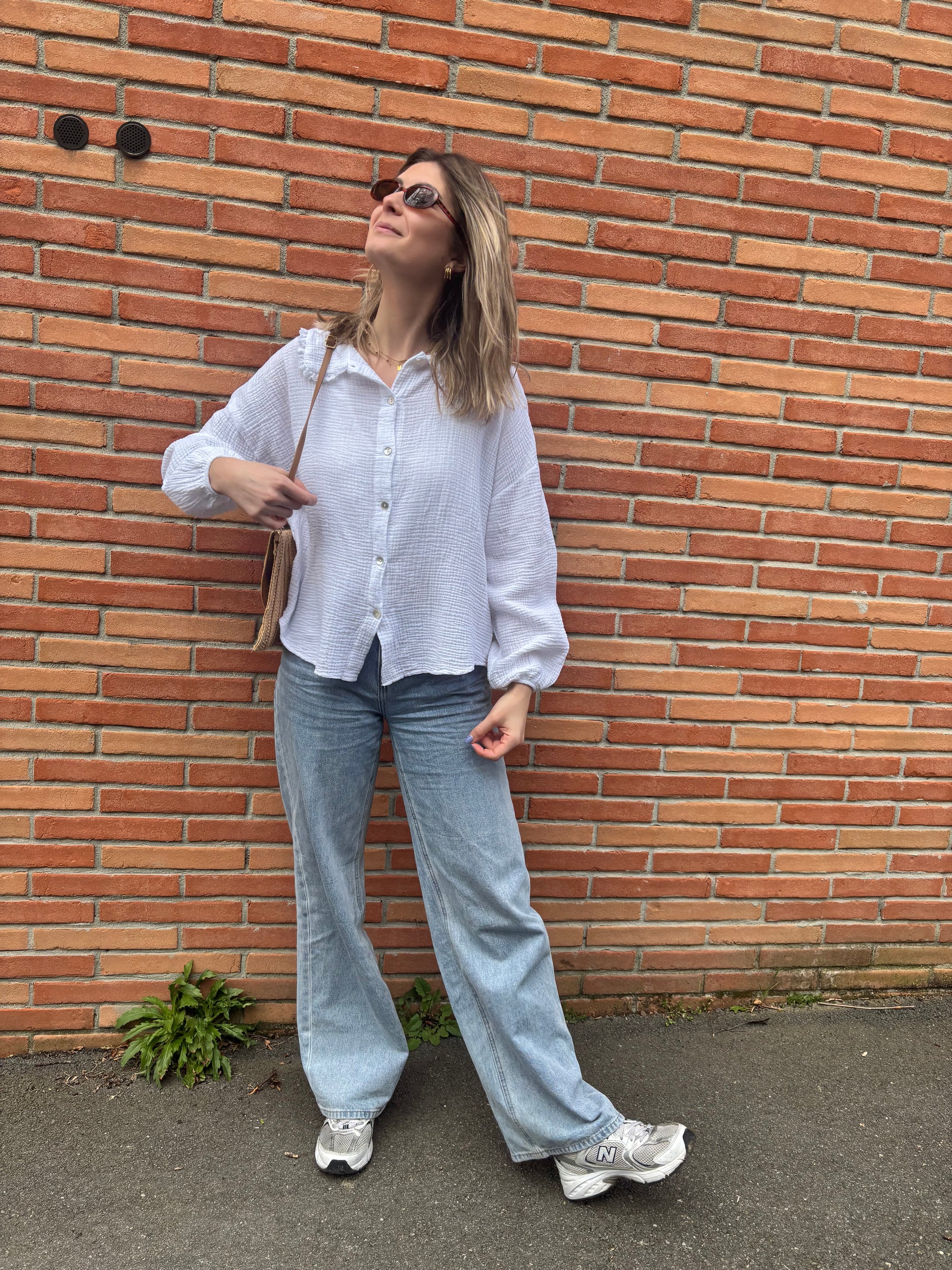 Chemise femme blanche en gaze de coton légère, idéale pour l’été