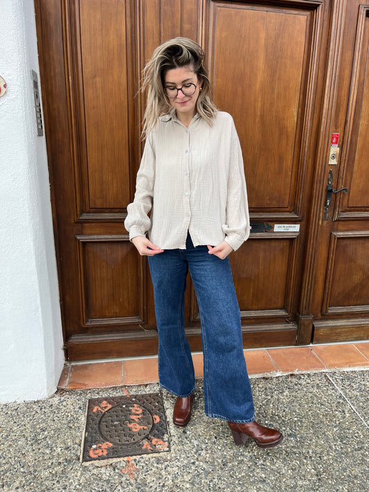 Chemise en gosse de coton, de couleur beige pour femmes très agréable à porter très tendance