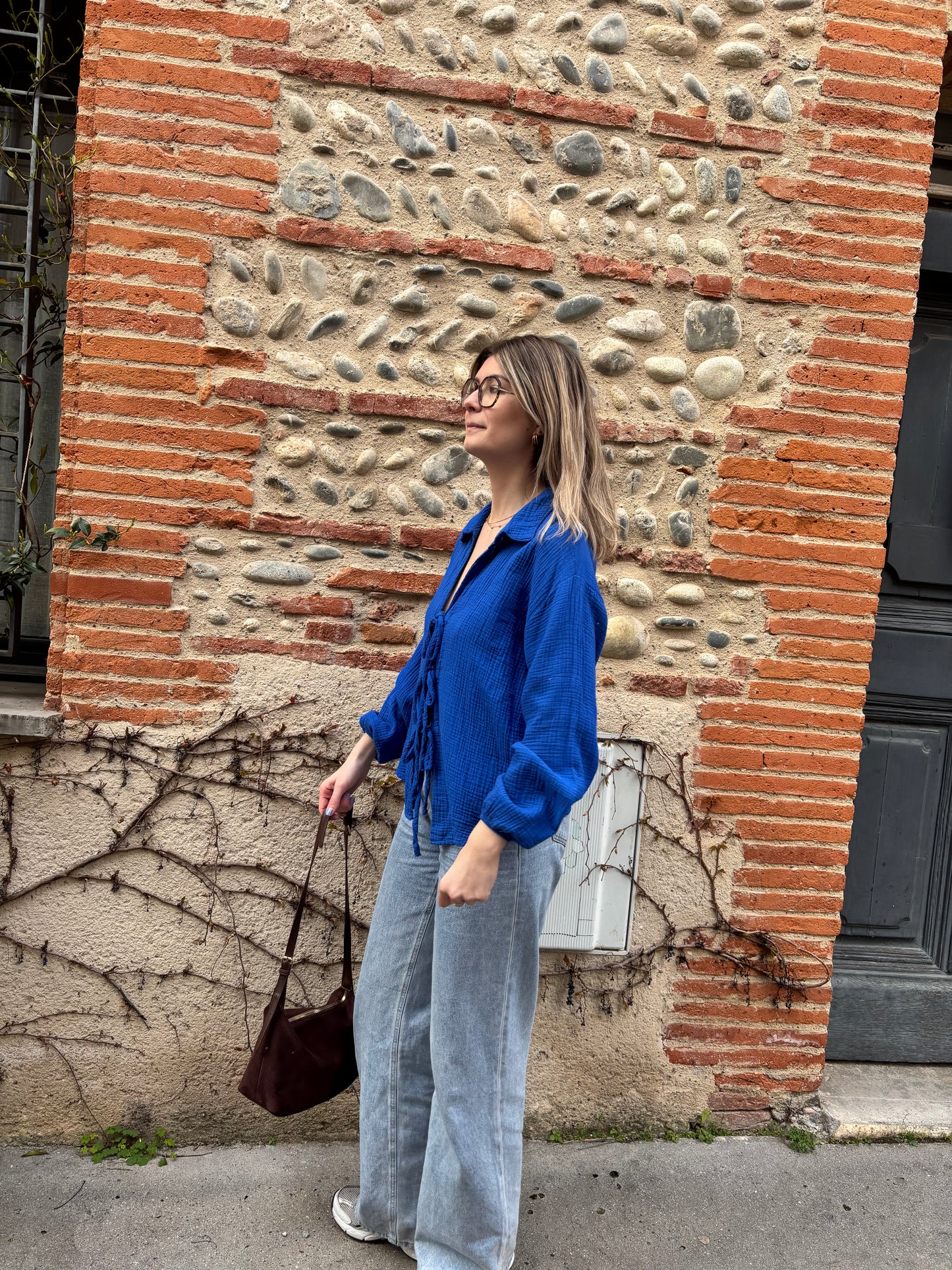 Chemisier couleur bleu roi pour femme hyper agréable a porter et hyper tendance 