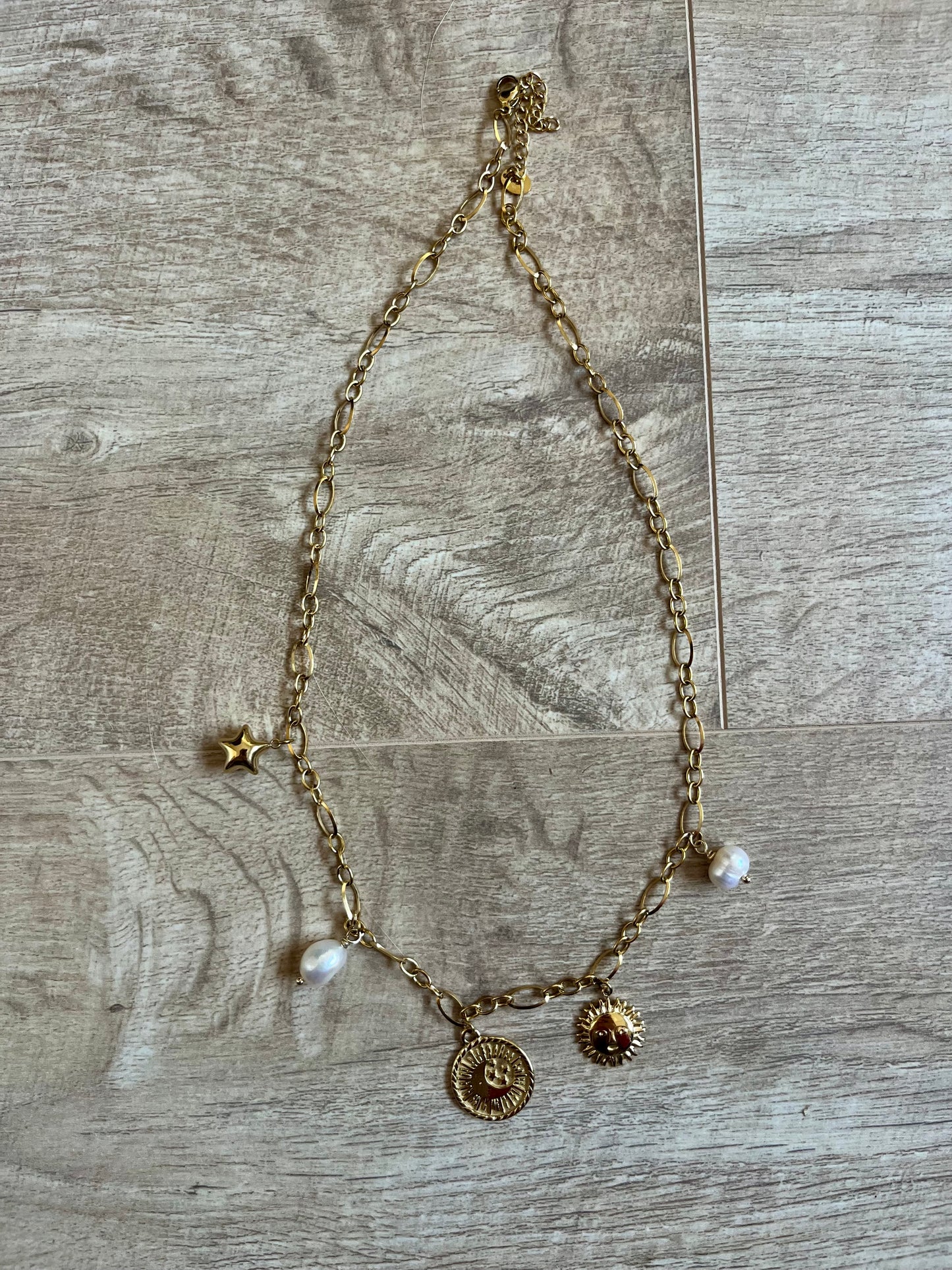 collier en acier inoxydable pour femme de couleur or 