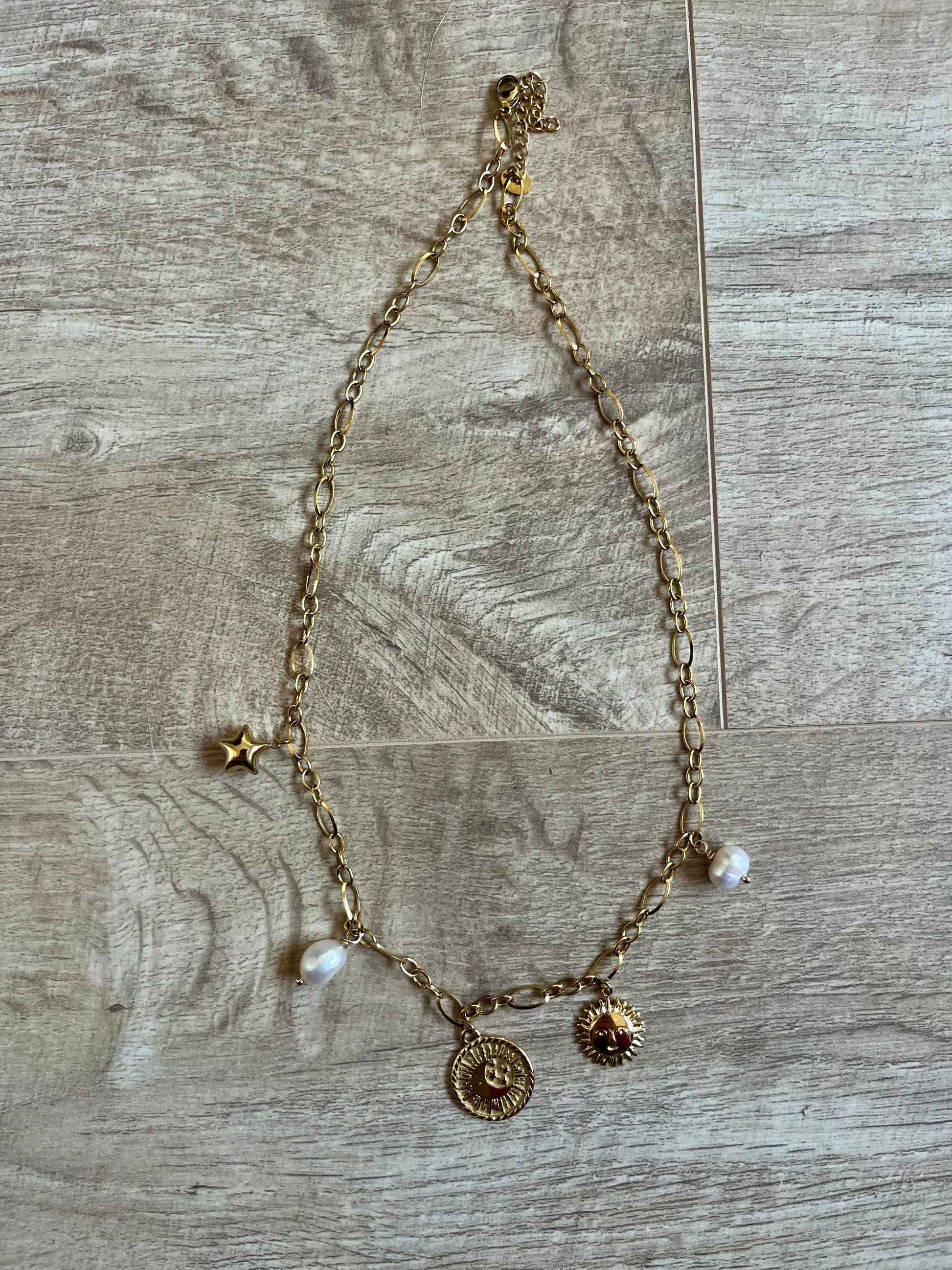 collier en acier inoxydable pour femme de couleur or 