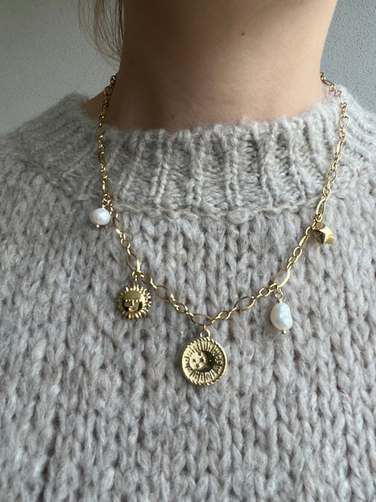 chaine en maille avec pendentifs au bout pour femme collier très tendance 