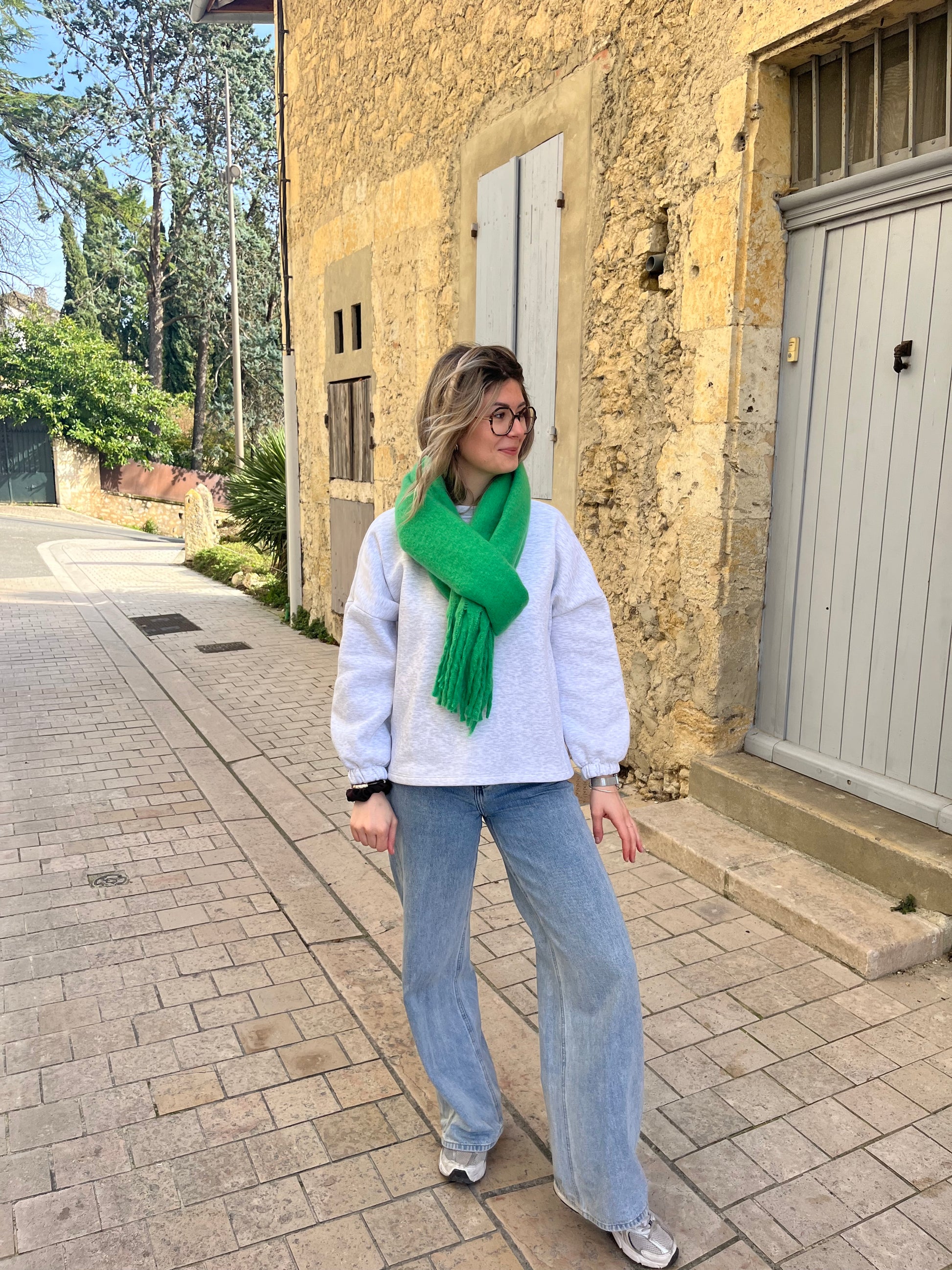 Echarpe tendance pour femme de couleur vert hyper agréable a porter 