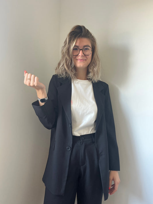 Ensemble pour femme blazer et pantalon droit de couleur noir 