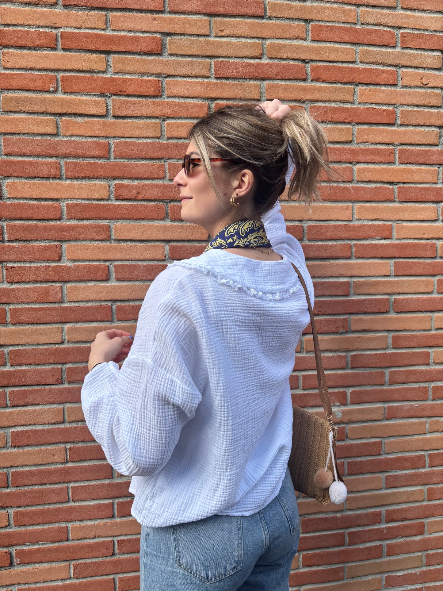 Carré de soie femme jaune et bleu style printemps été