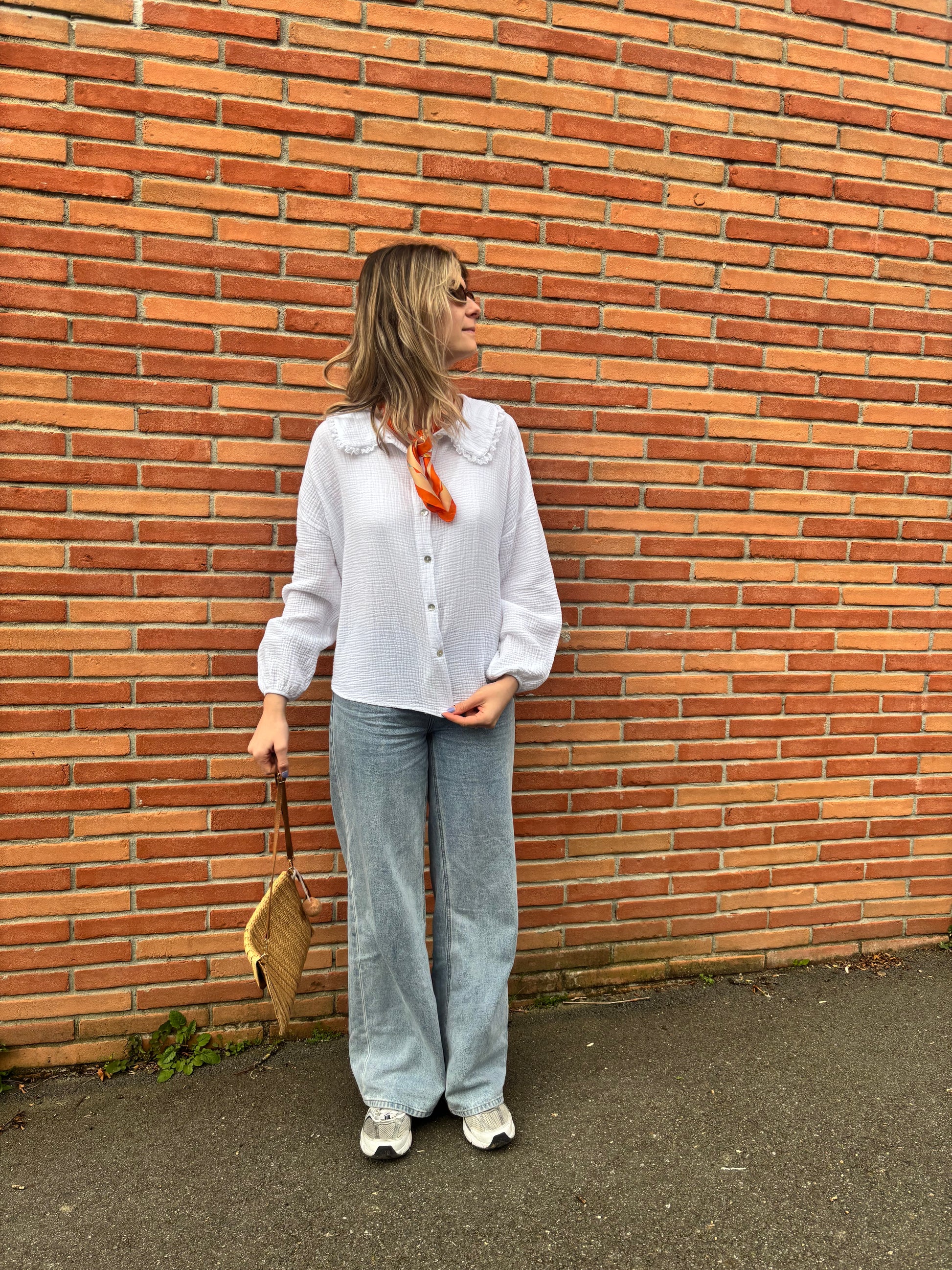 Foulard orange en soie imprimé motifs, doux et fluide