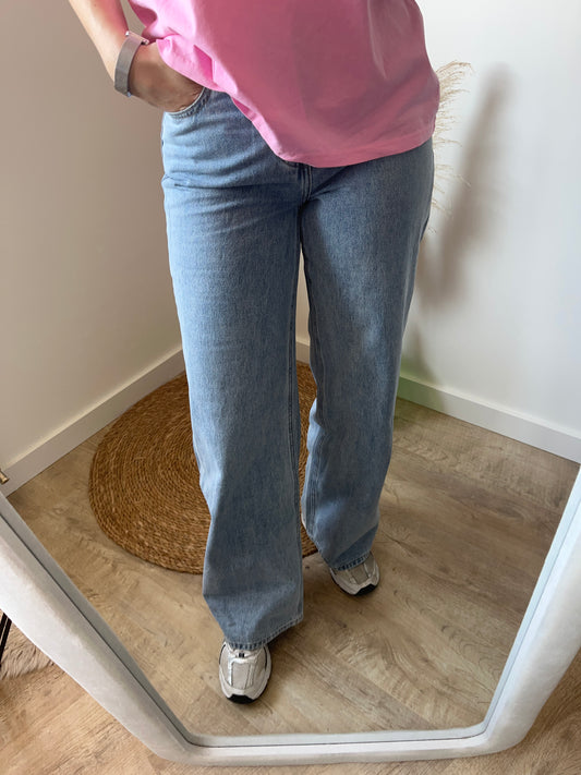 Prendre sa taille habituelle du 34 au 42 coupe droite