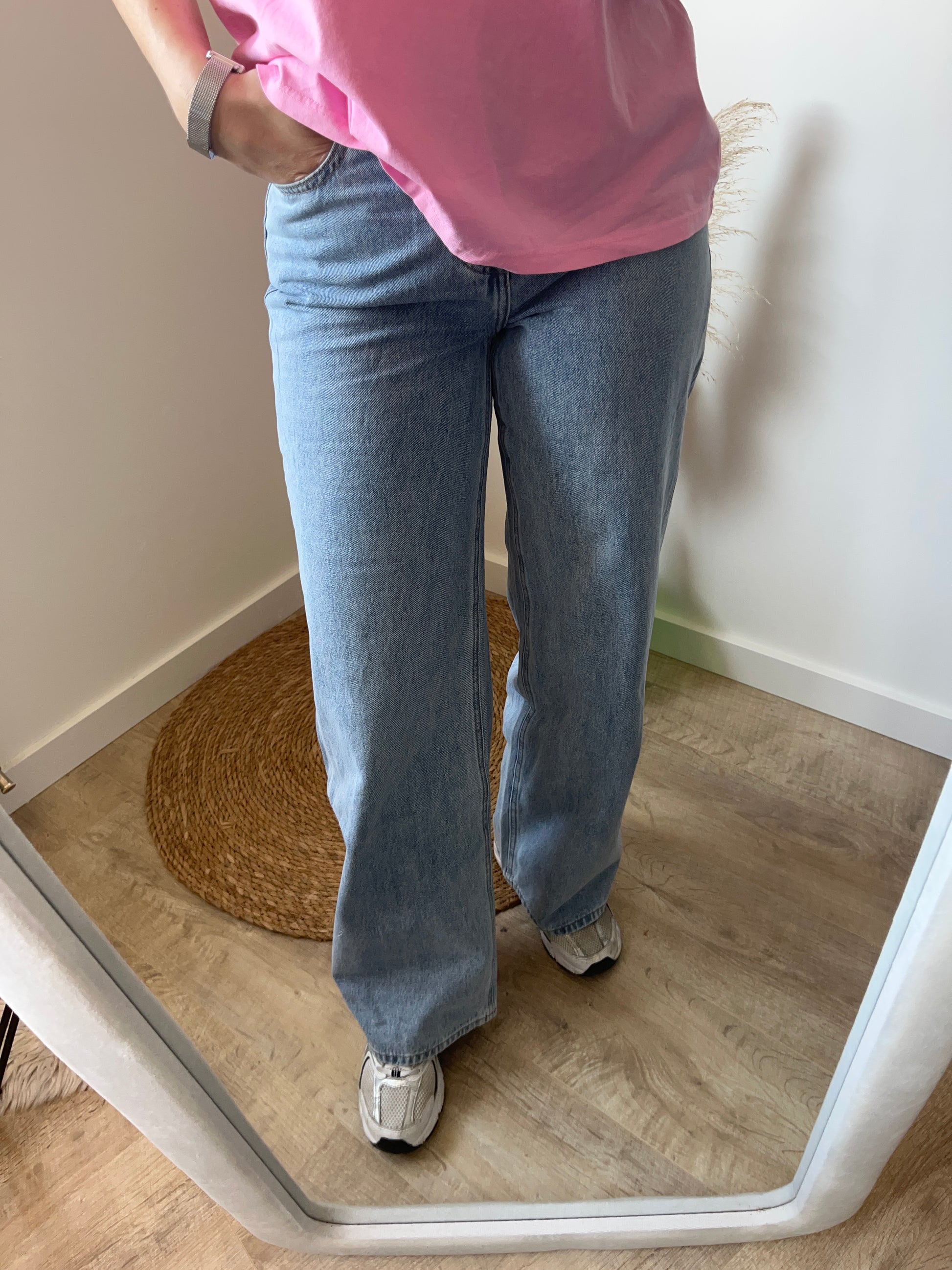 Prendre sa taille habituelle du 34 au 42 coupe droite