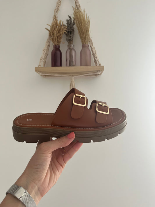 couleur marron très confortable, prendre sa pointure habituelle