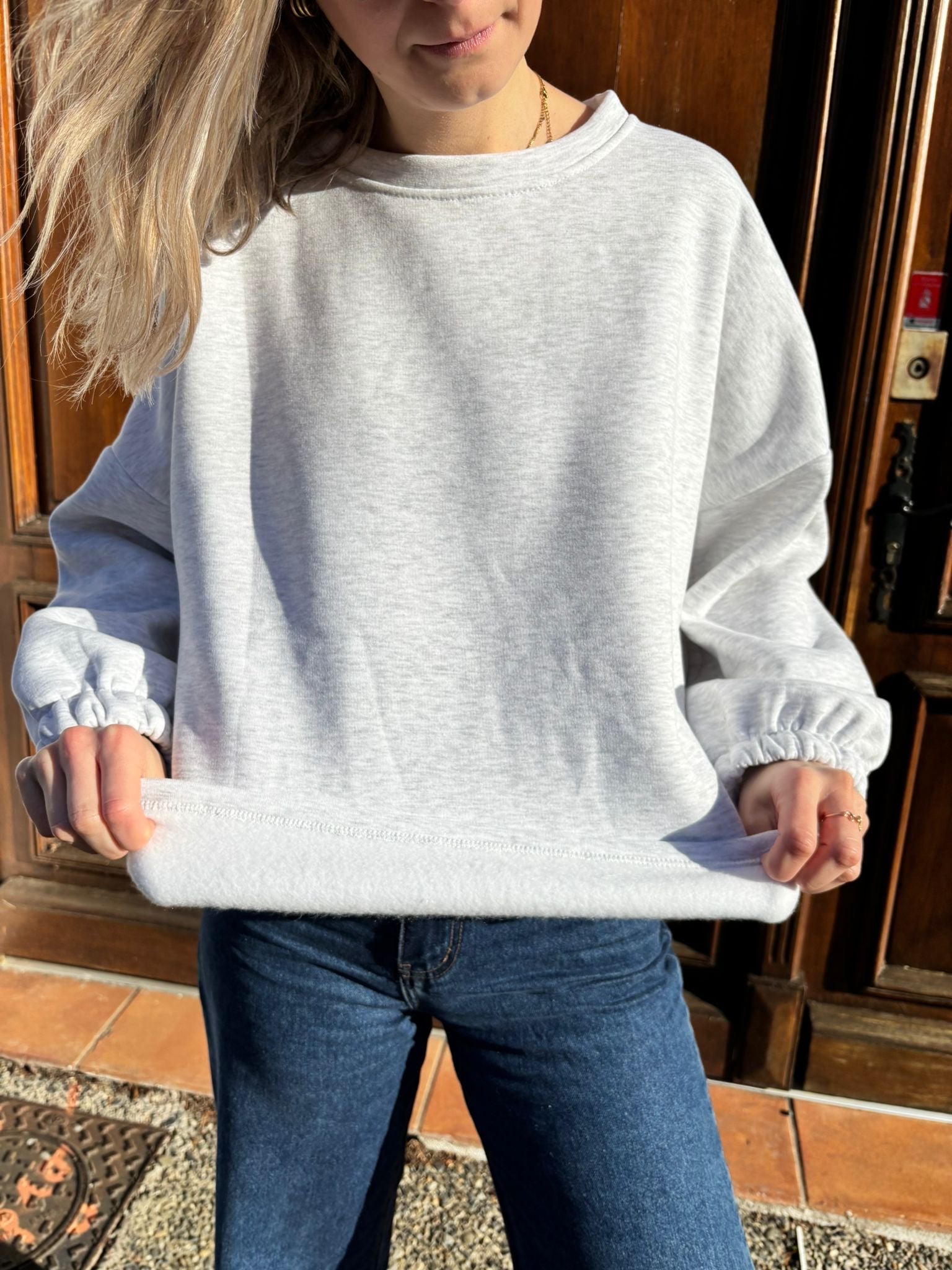 Pull chaud pour femmes de couleur gris, clair avec inscription Mommy Dans le dos
