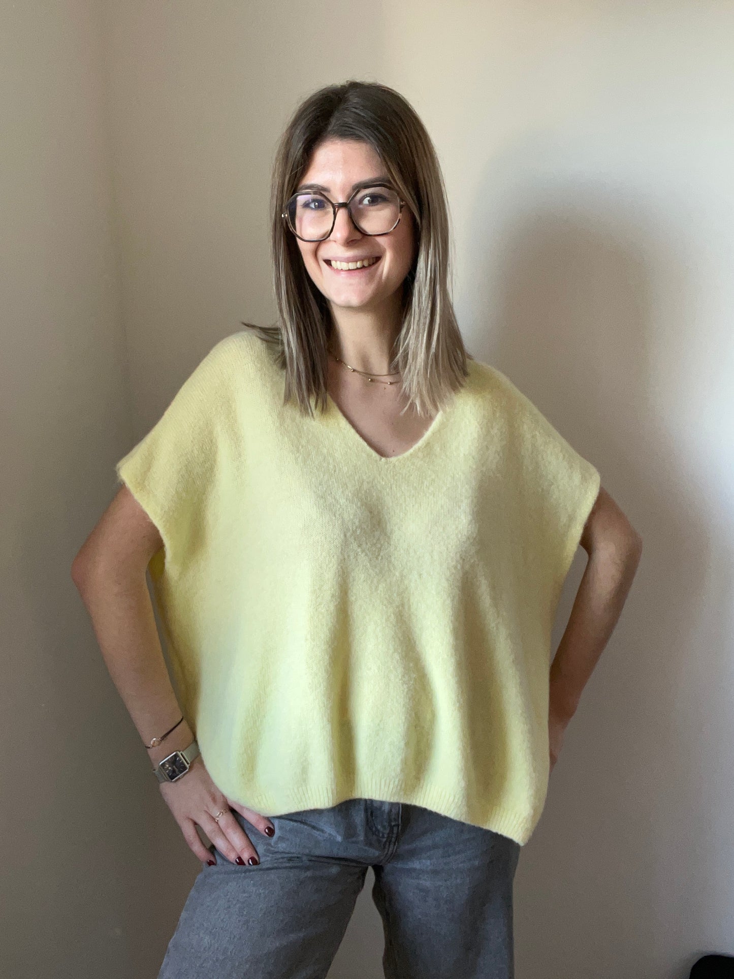 Pull de couleur jaune poussin pour femmes très doux et hyper agréable à porter en laine et alpaga