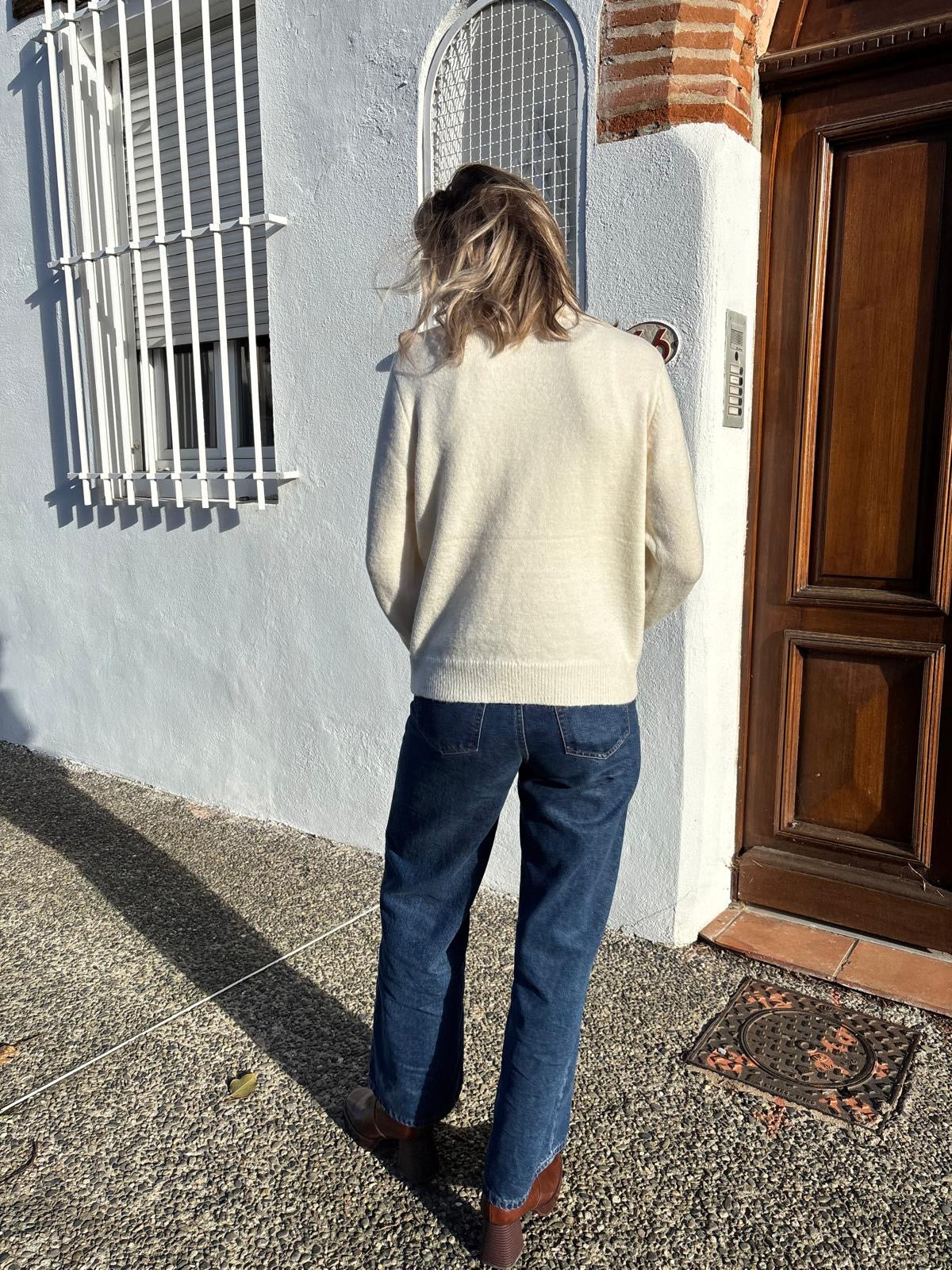 Pull hyper tendance pour femmes de couleur écrue très élégant pour un look quotidien