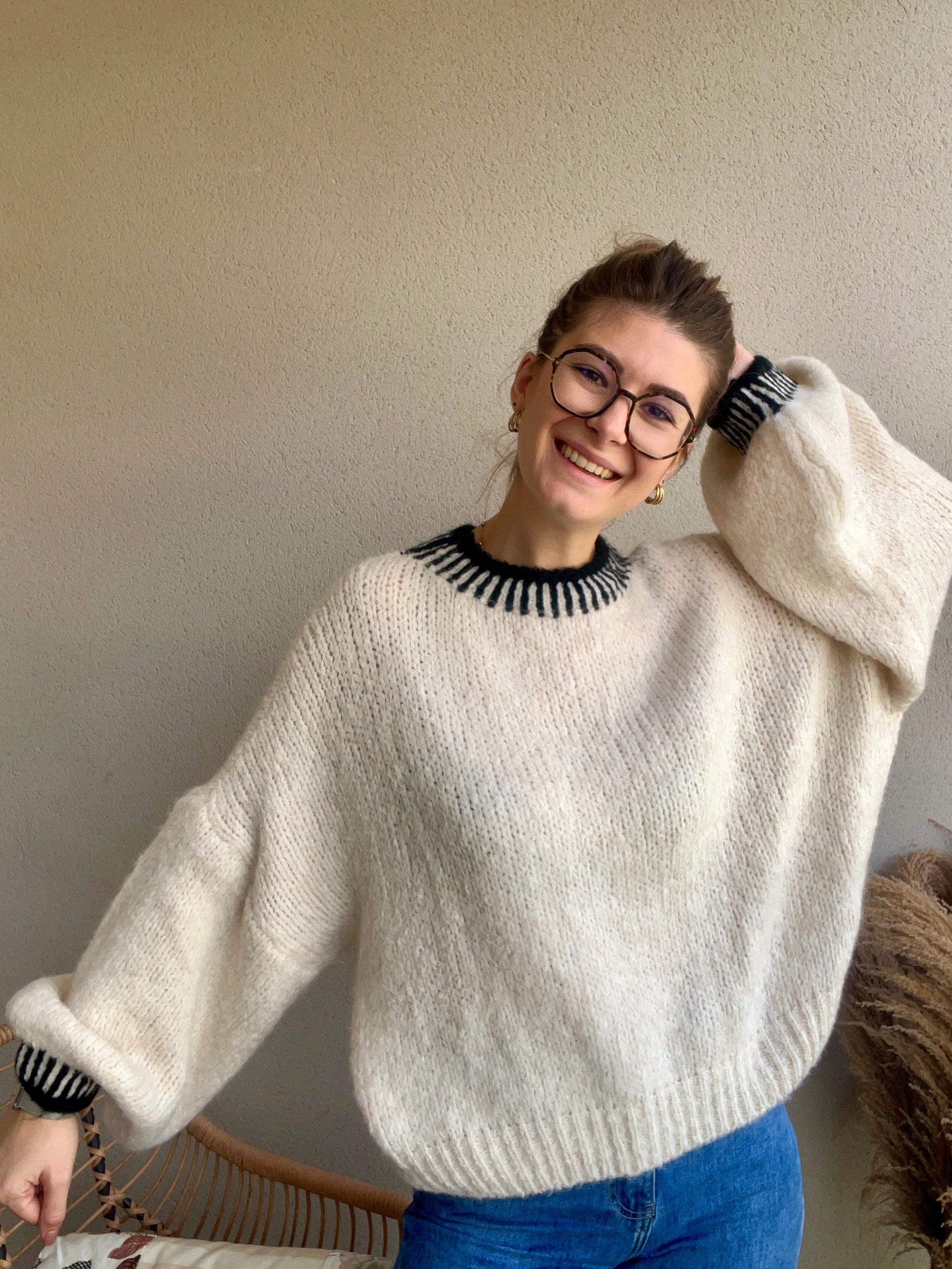 Pull Charlotte , de couleur écru et noir un peu oversize 