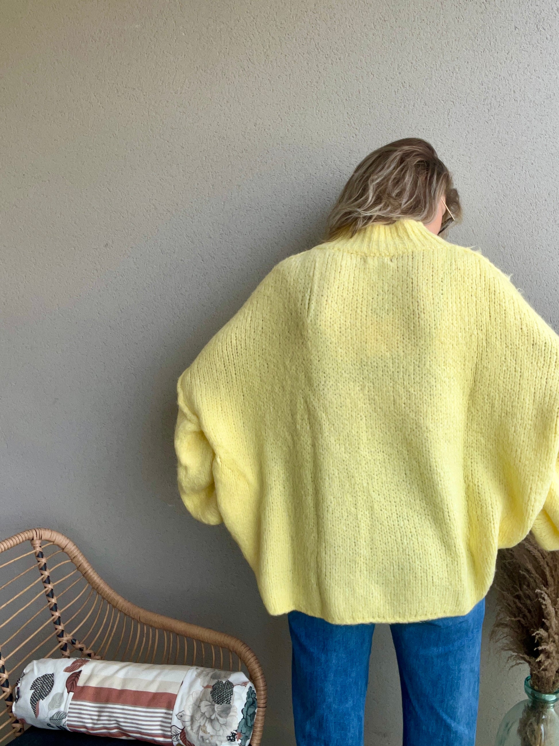 Pull jaune poussin pour femmes et adolescente pour un look hyper décontracté