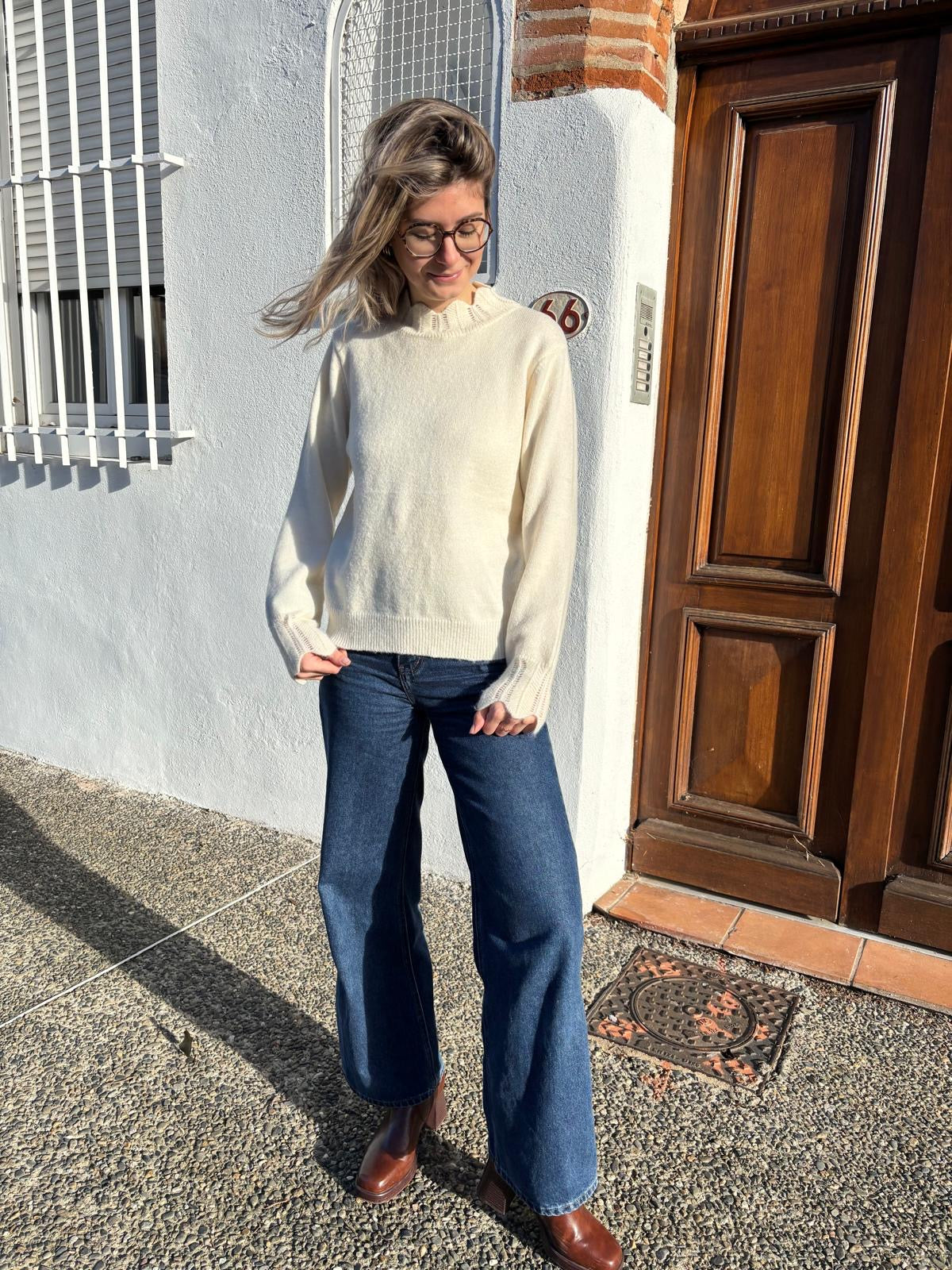 Pull élégant pour femme de couleur écrue très chic pour un look occasionnel quotidien
