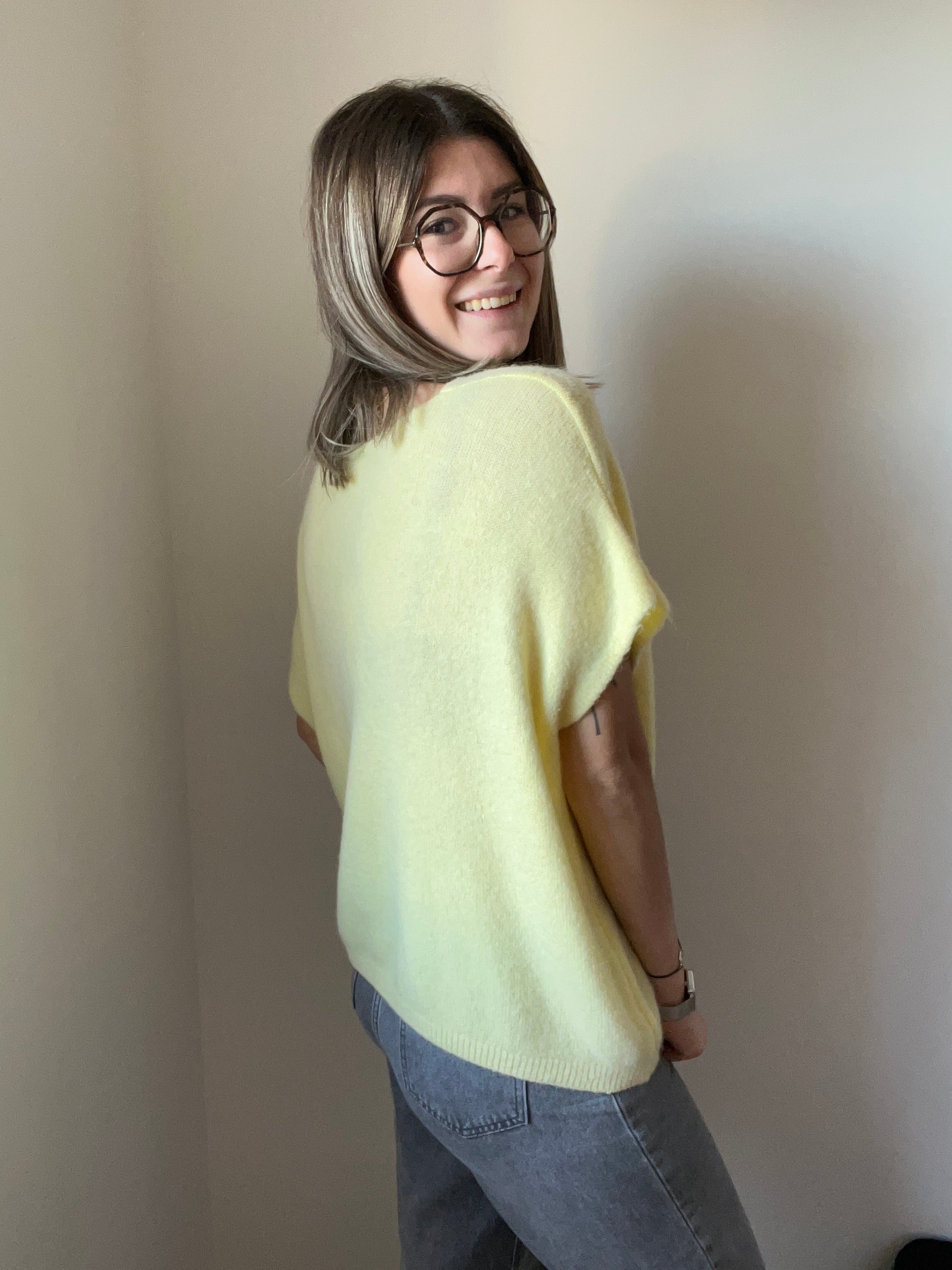Pull pour femmes, manches courtes taille hyper bien style un peu over size pour femme et adolescente