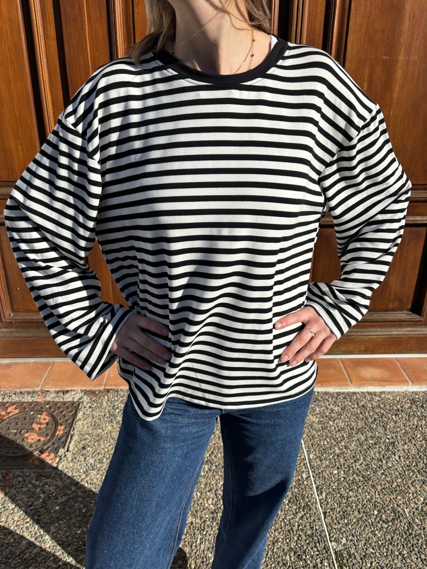 Pull pour femmes à rayures noire et blanches, style over size hyper agréable à porter
