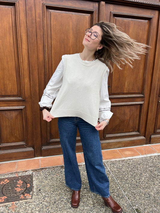Pull pour femme, sans manches de couleur écru, col rond