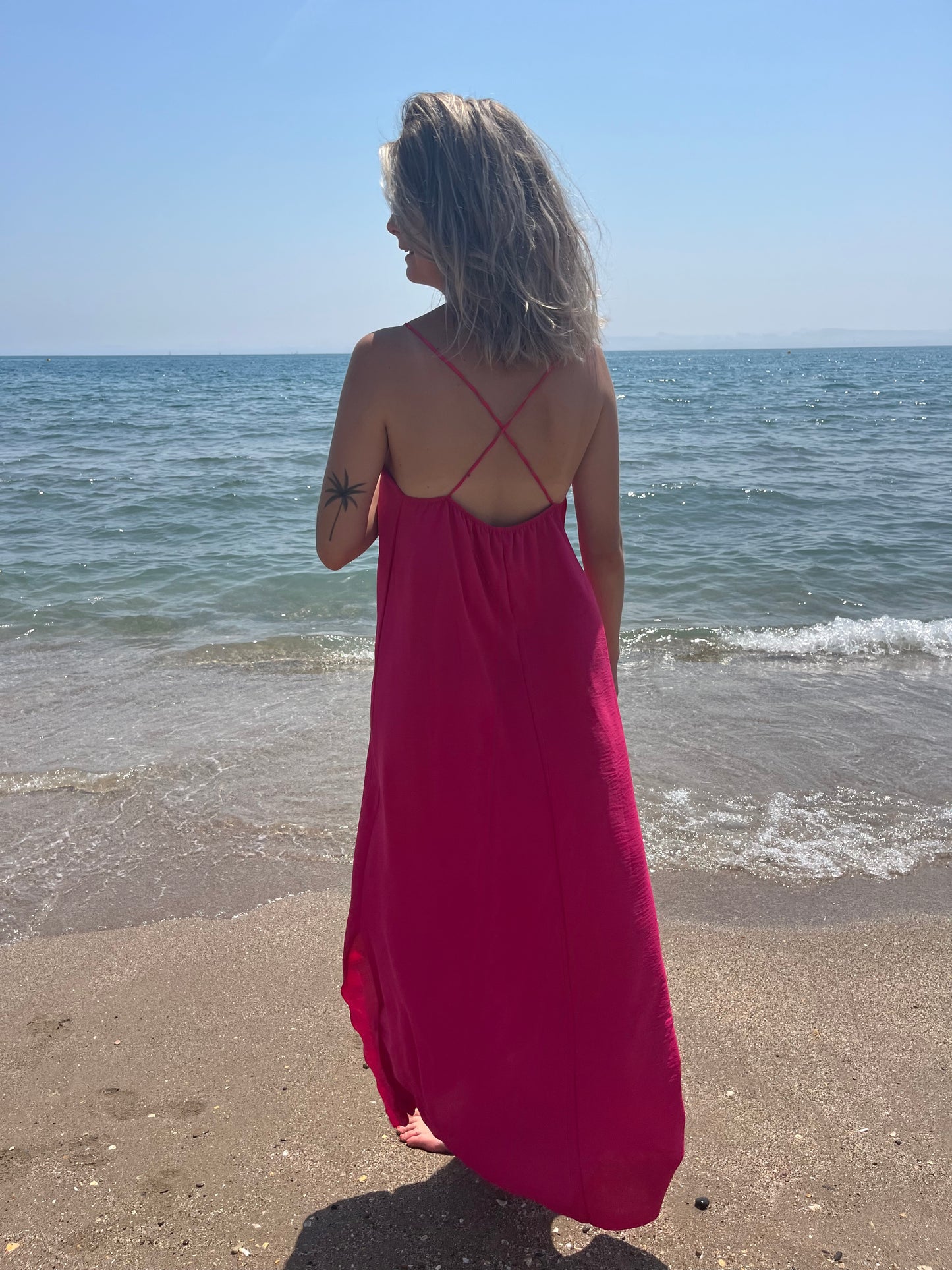 Robe longue idéal pour des journées et soirées d’ete taille unique avec élastique dans le dos 
