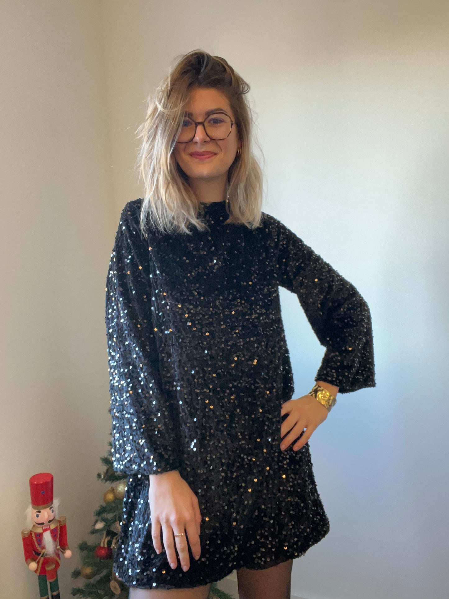 Robe pour femme en sequins de couleur noir 
