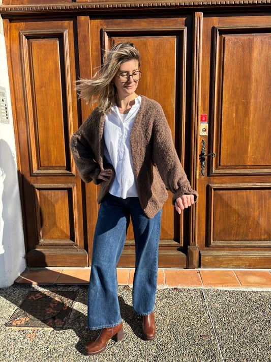 Veste pour femme de couleur marron en maille hyper chaude, hyper tendance coupe à la mode