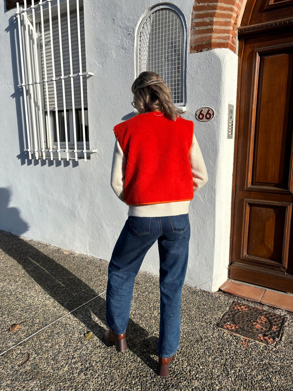 Veste orange fluo pour femme très douce avec poches sur le côté 