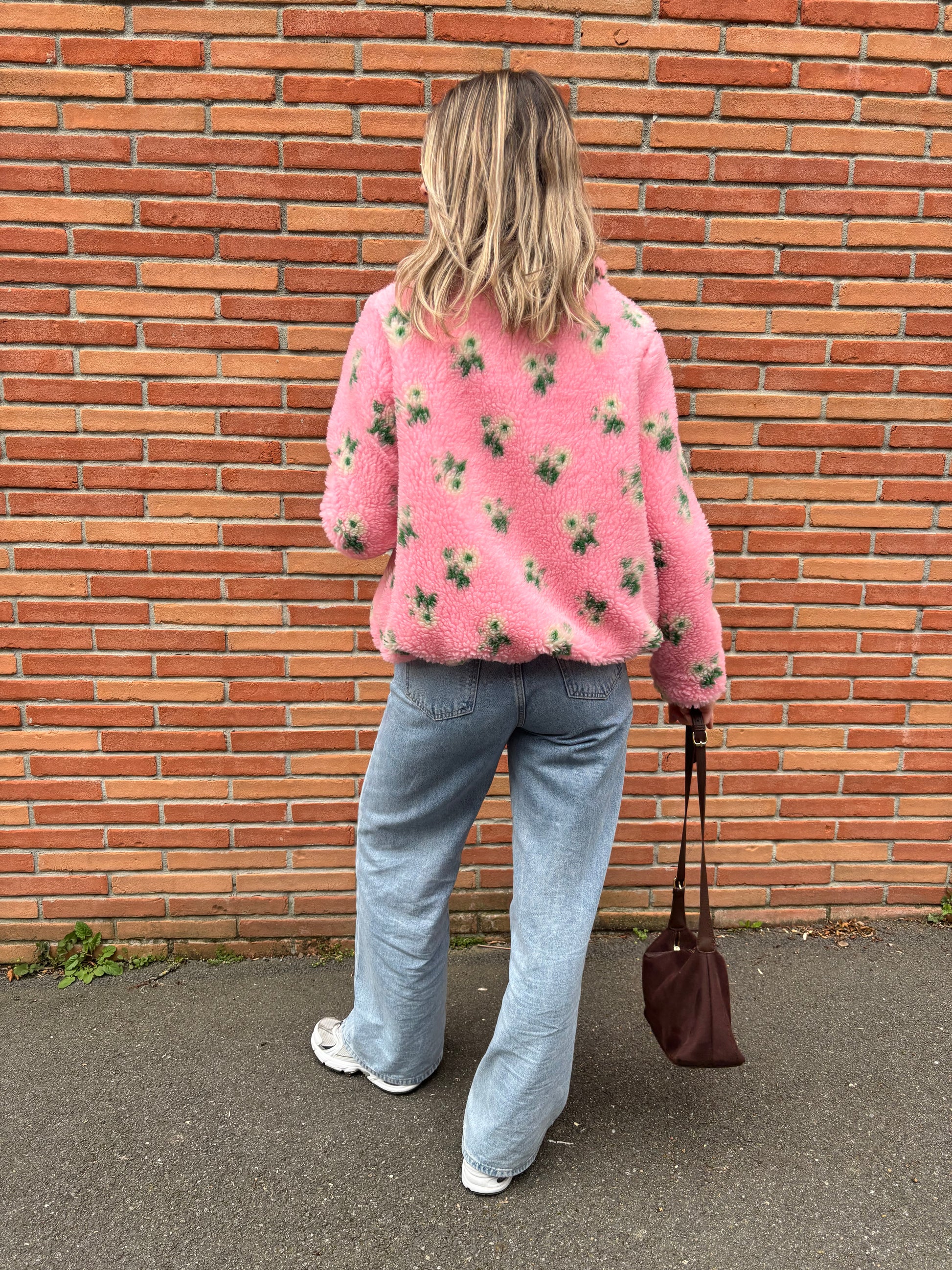 Veste polaire rose femme douce et confortable avec motifs fleuris