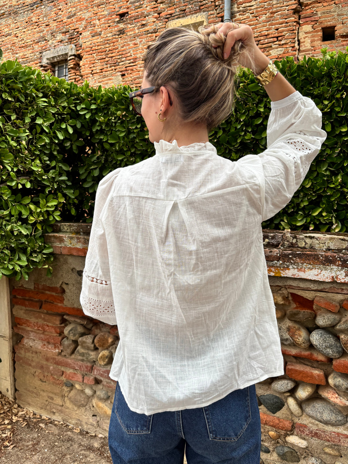 blouse pour femme motifs blanc brodé hyper class et tendance