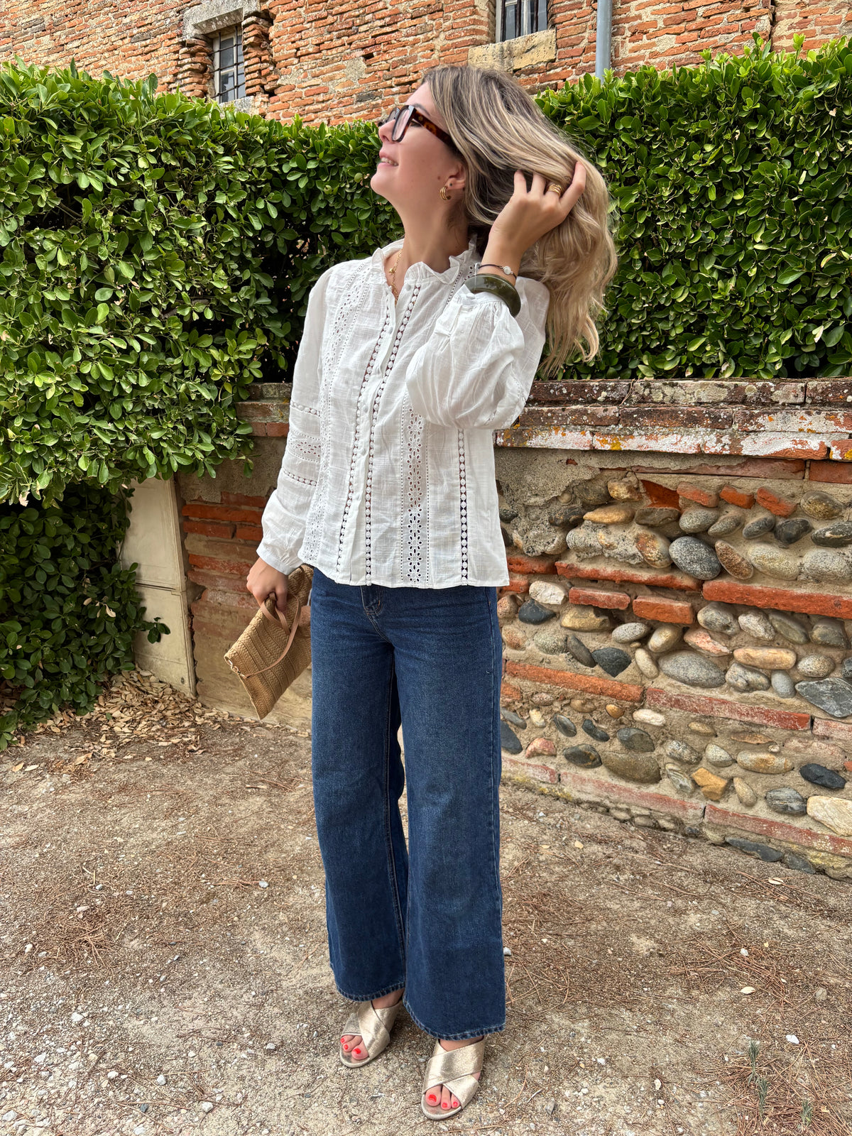 blouse pour femme 100% en coton hyper fine et agreable a porter de couleur blanc