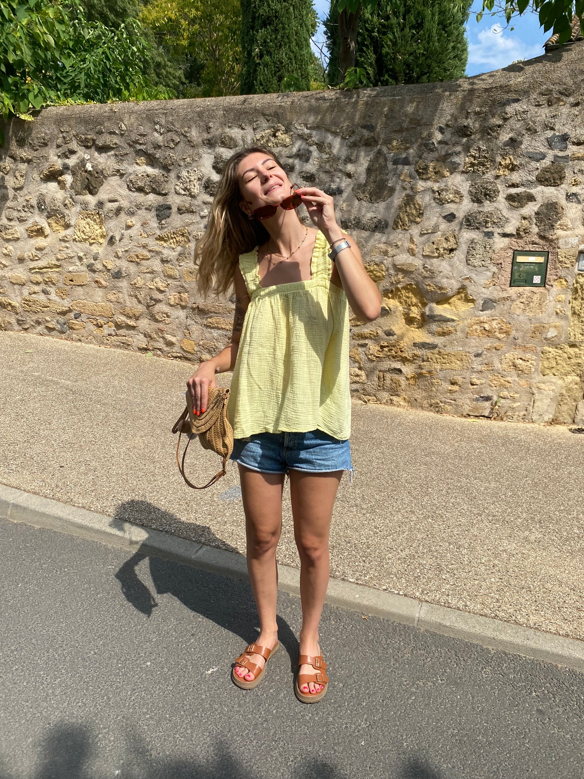 debardeur jaune femme en gaze de coton hyper tendance et agreable a porter