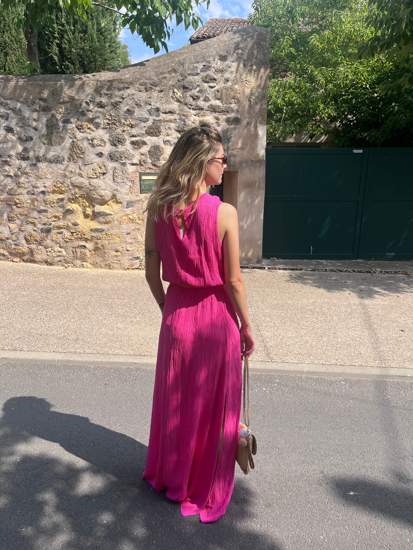 ensemble de couleur fushia pour femme tendance et agreable a porter pour lété