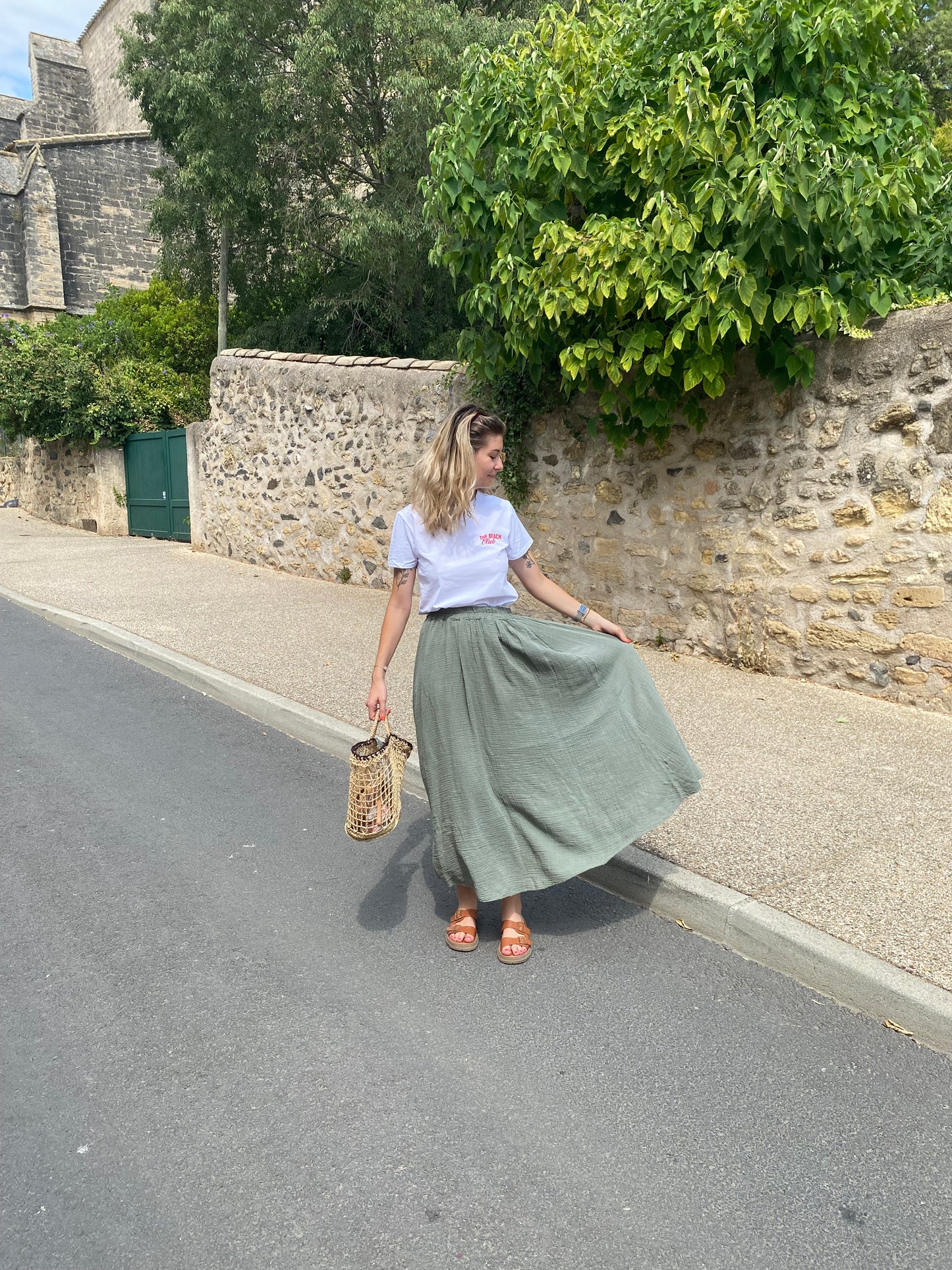 jupe pour femme de couleur kaki taille elastique longue et fluide